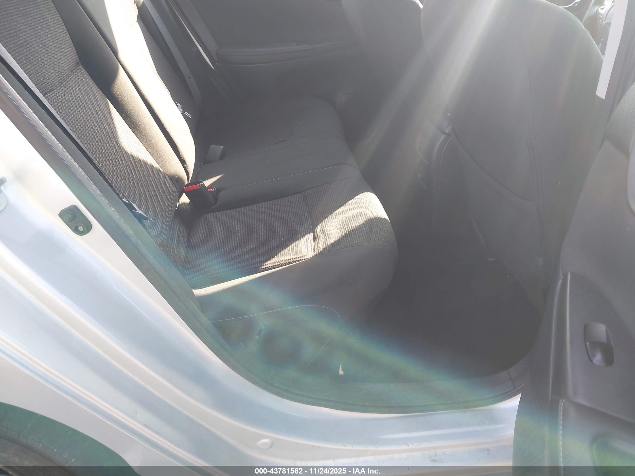 NISSAN SENTRA image 8