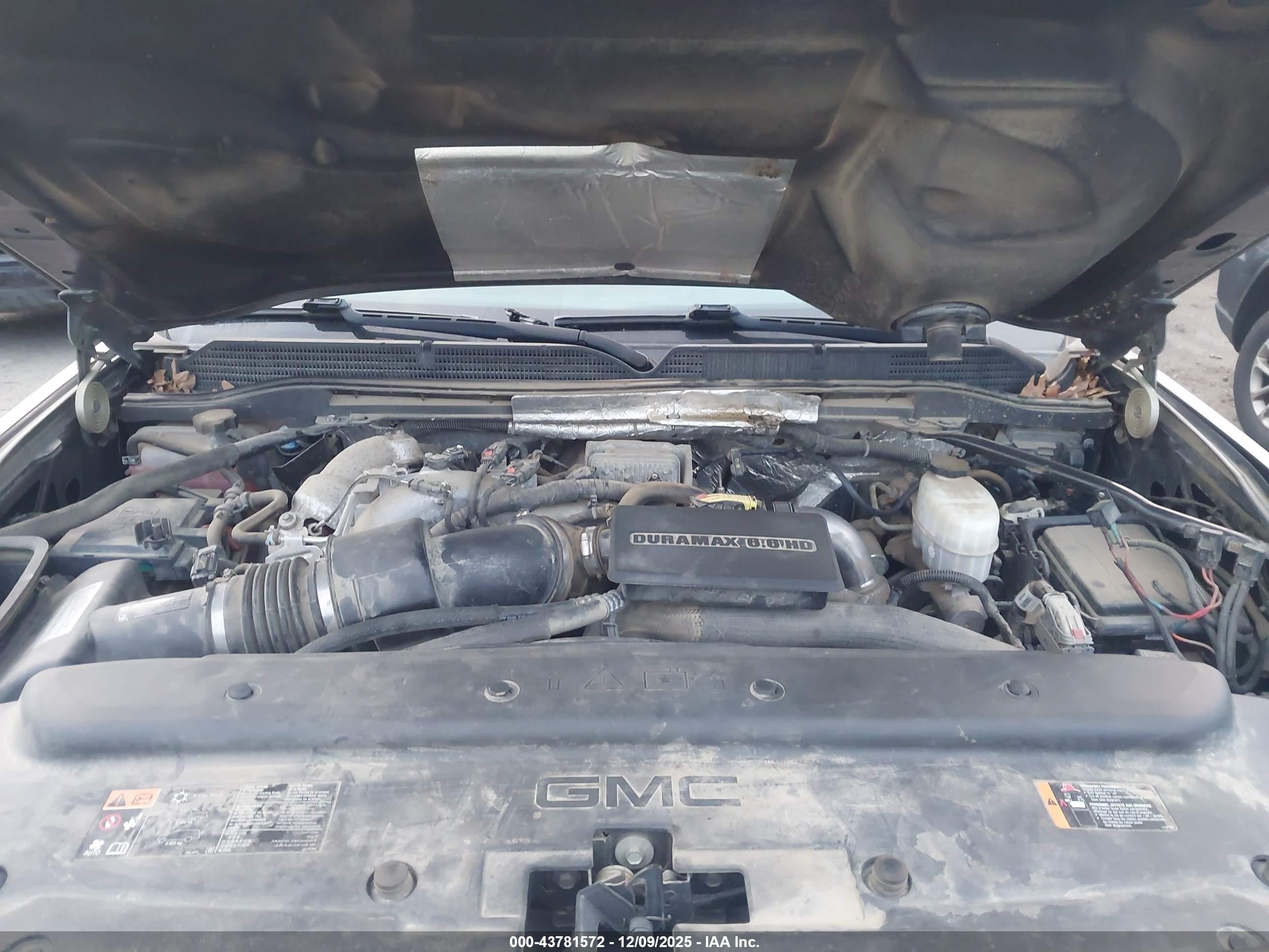 GMC SIERRA image 10