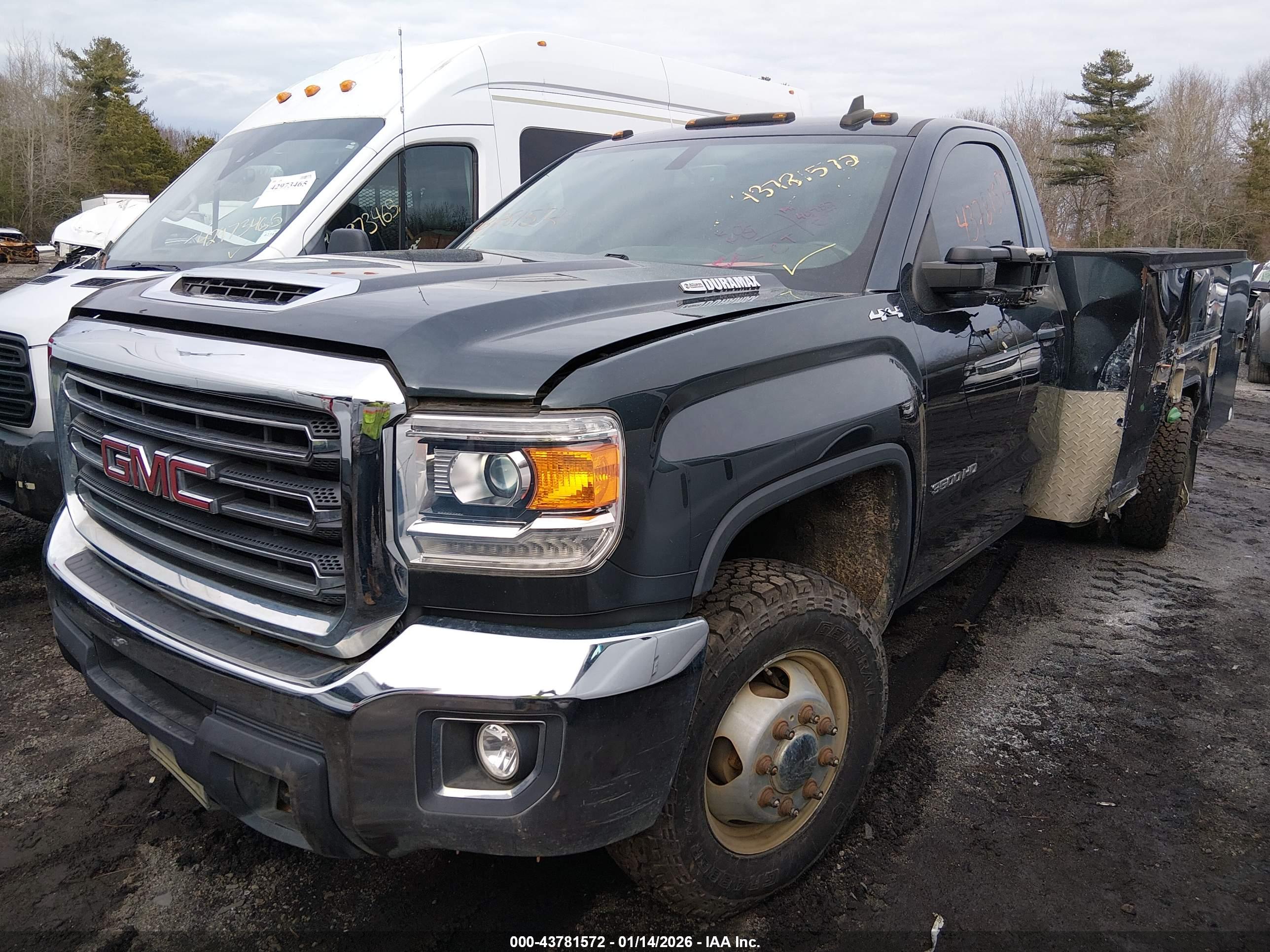 GMC SIERRA image 2