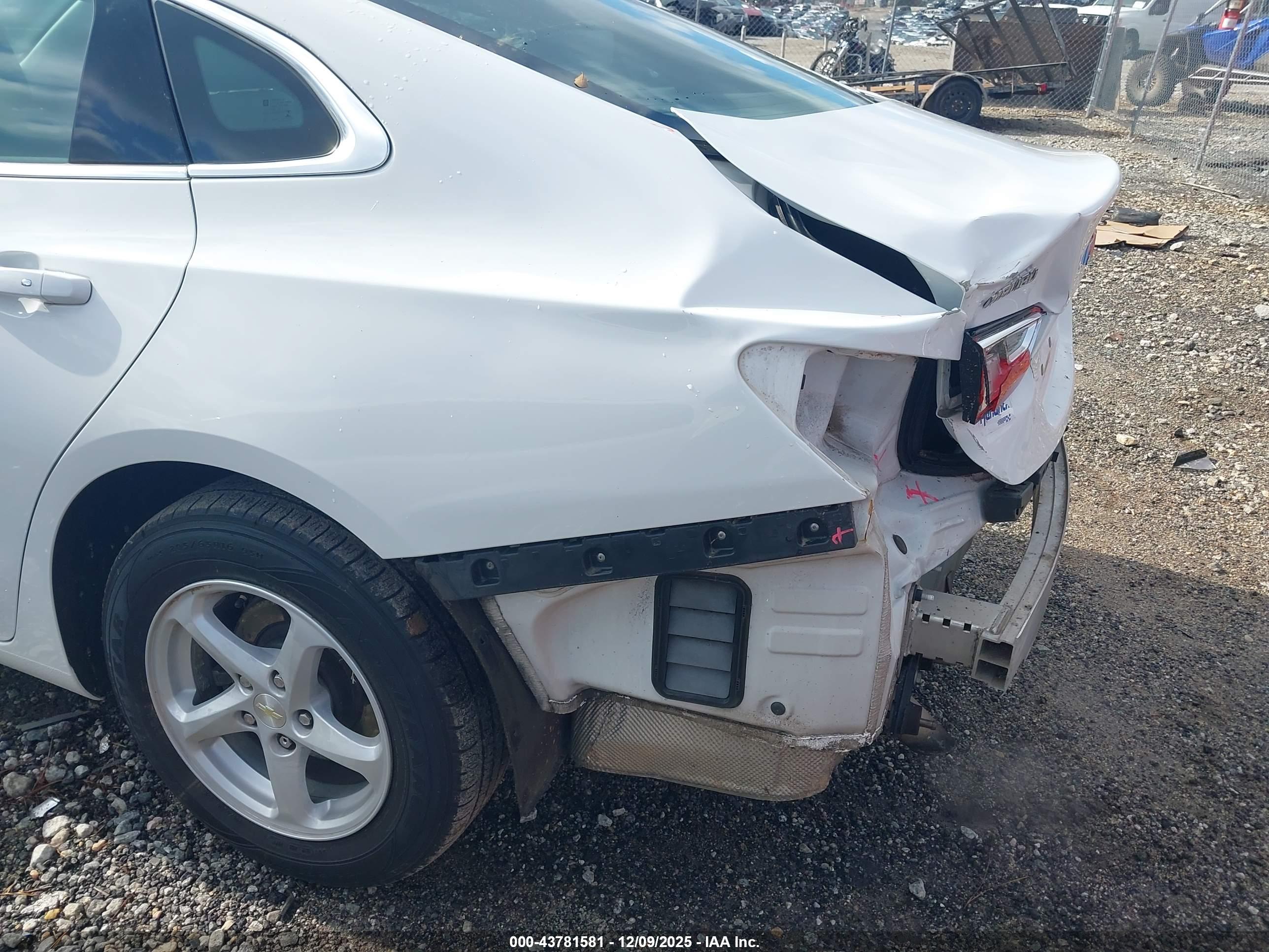 CHEVROLET MALIBU image 6