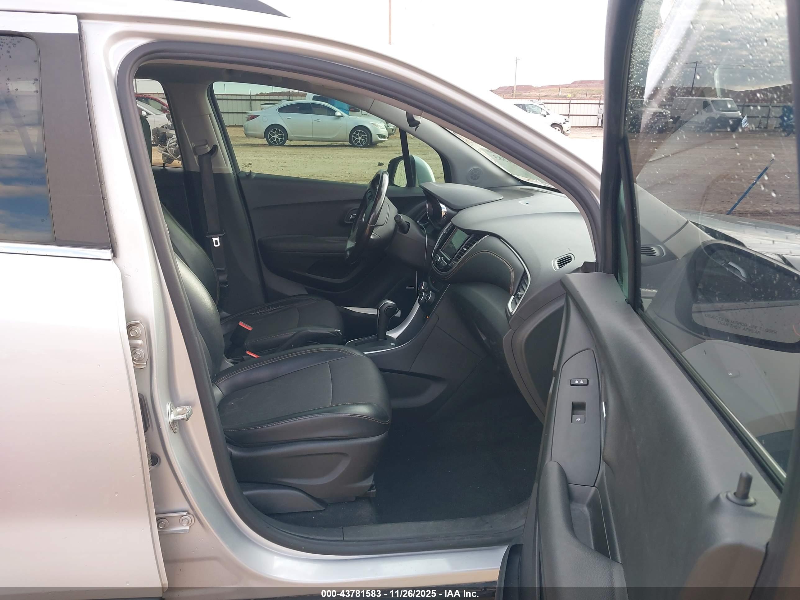 CHEVROLET TRAX image 5