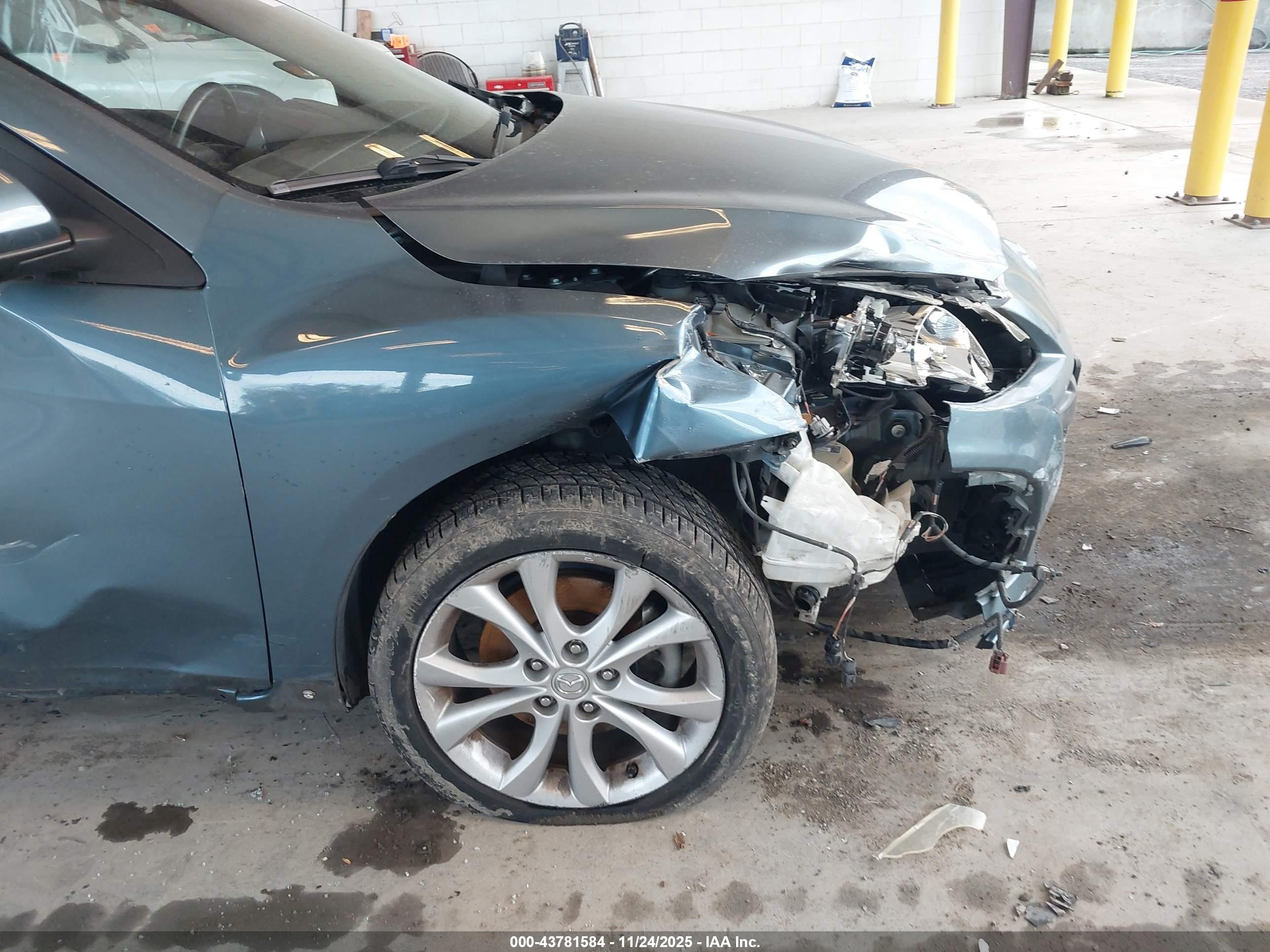MAZDA MAZDA3 image 6
