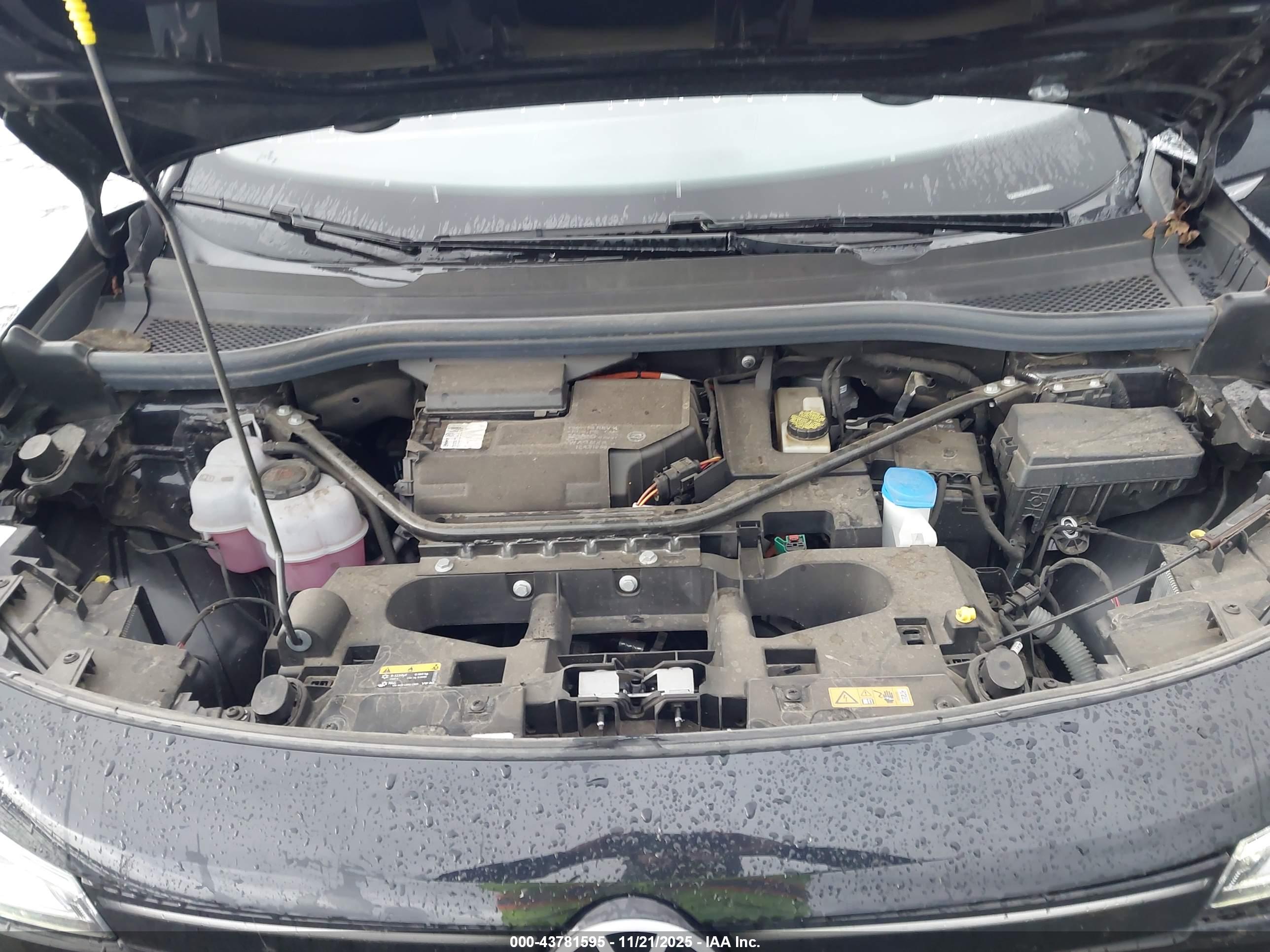 VOLKSWAGEN ID.4 image 10