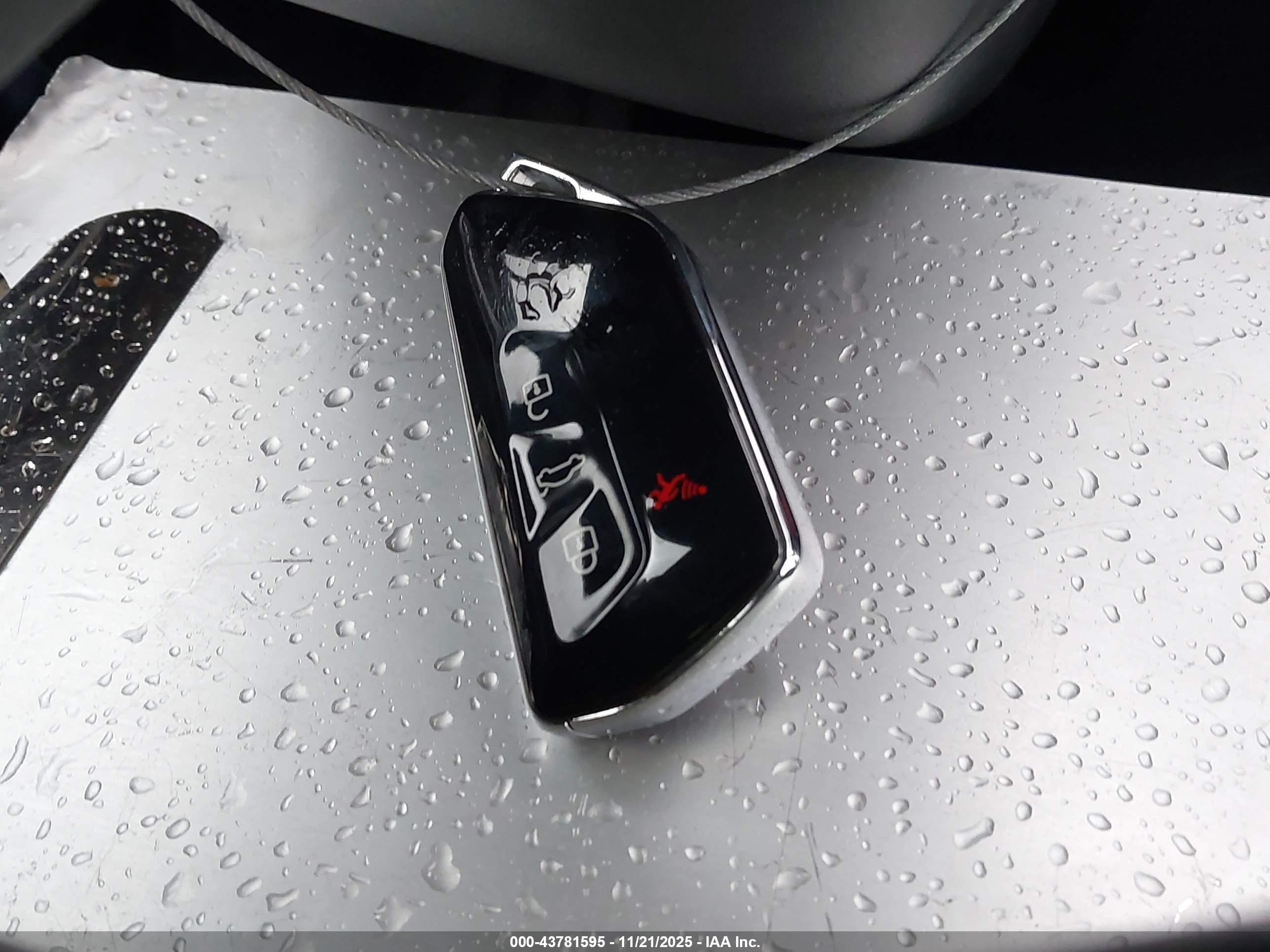 VOLKSWAGEN ID.4 image 11