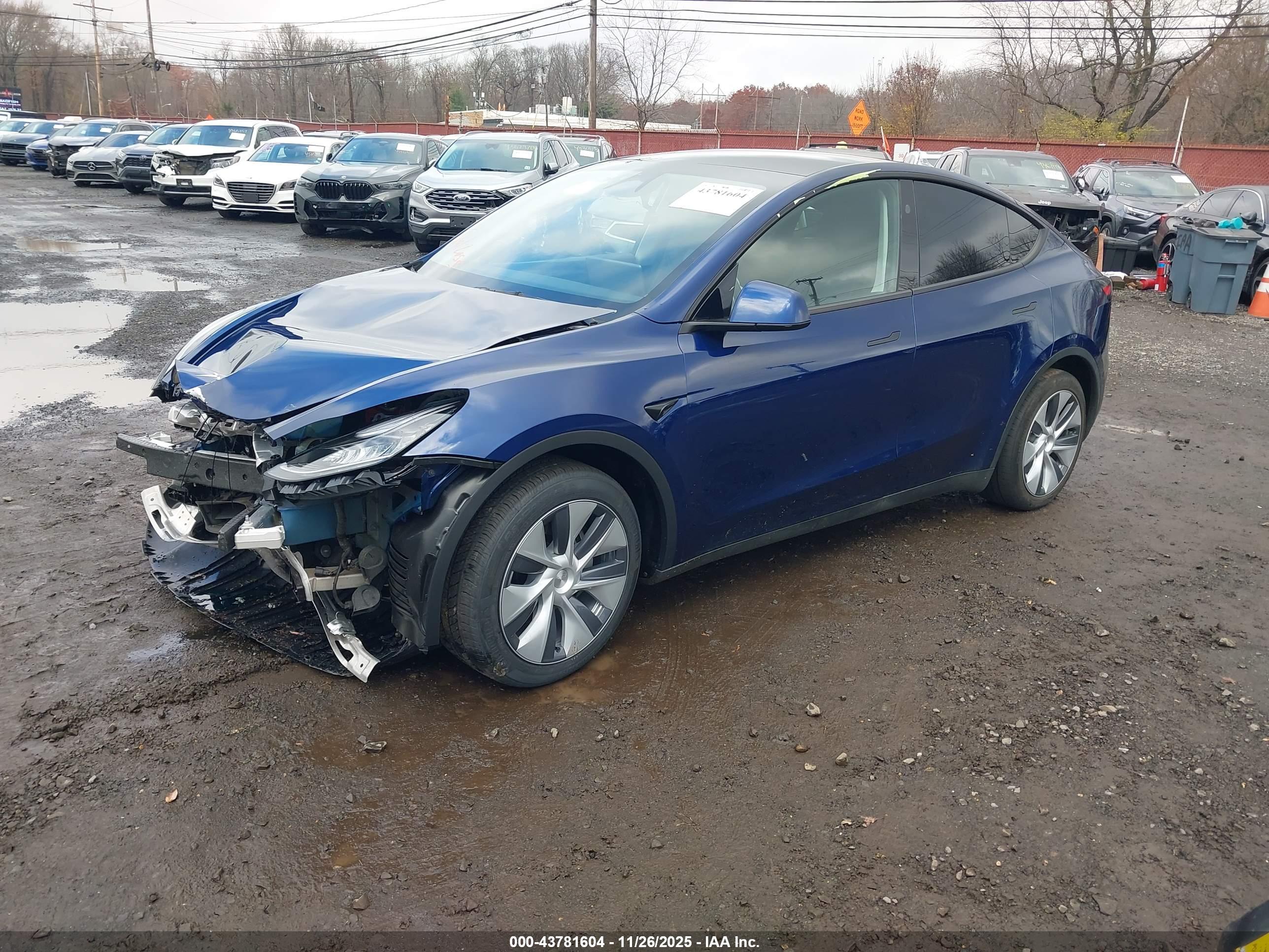 TESLA MODEL image 2