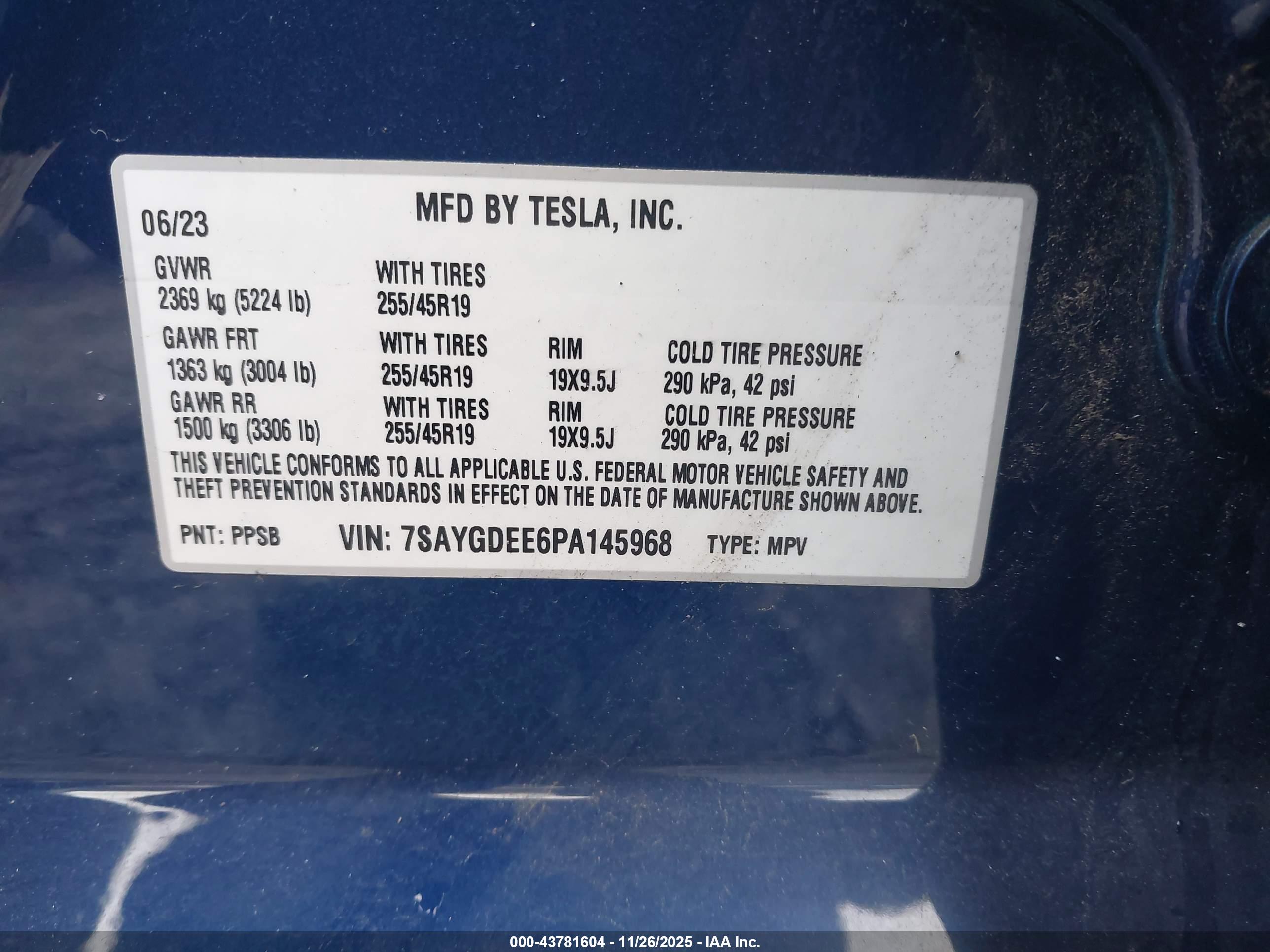 TESLA MODEL image 9