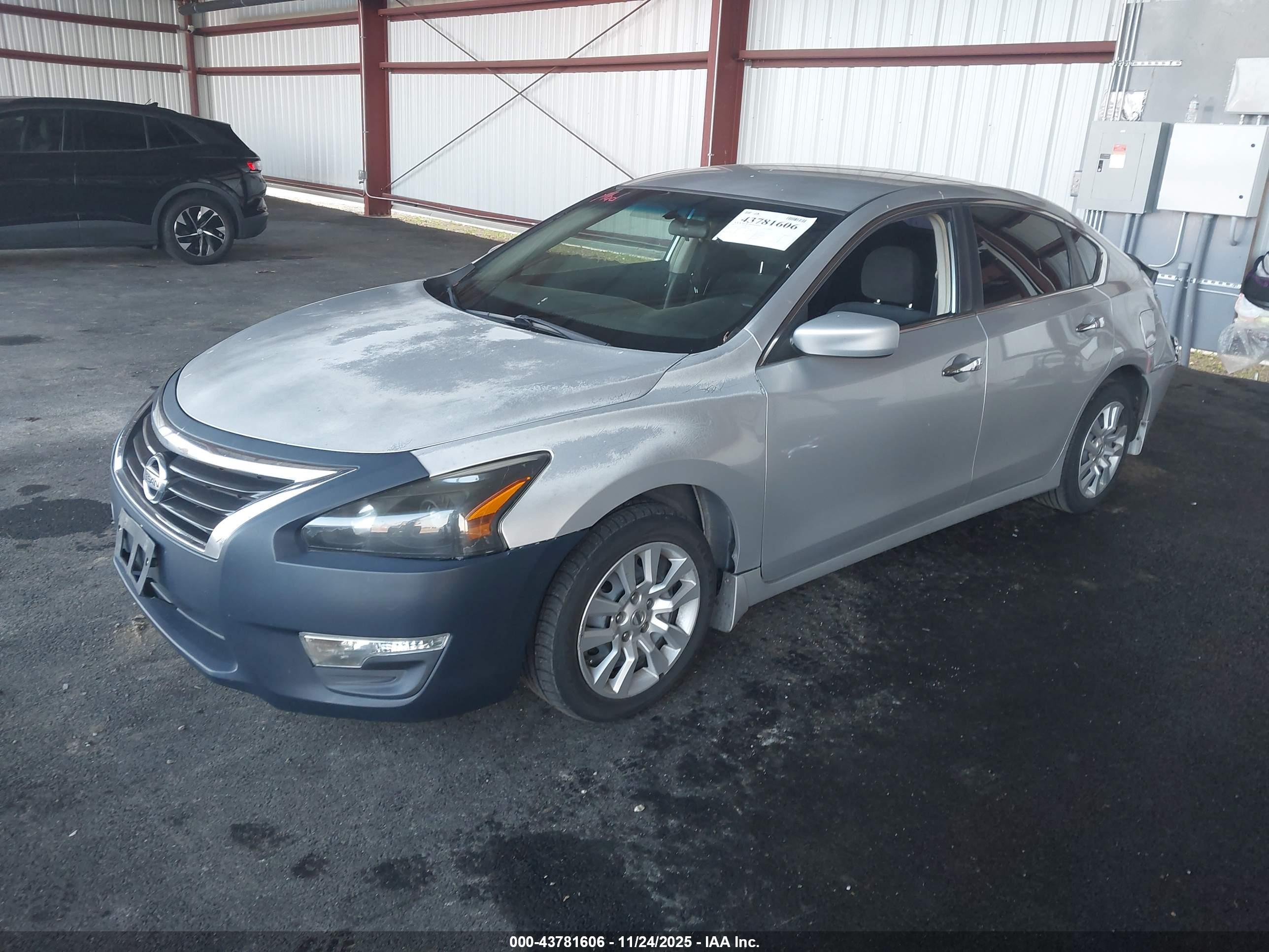 NISSAN ALTIMA image 2