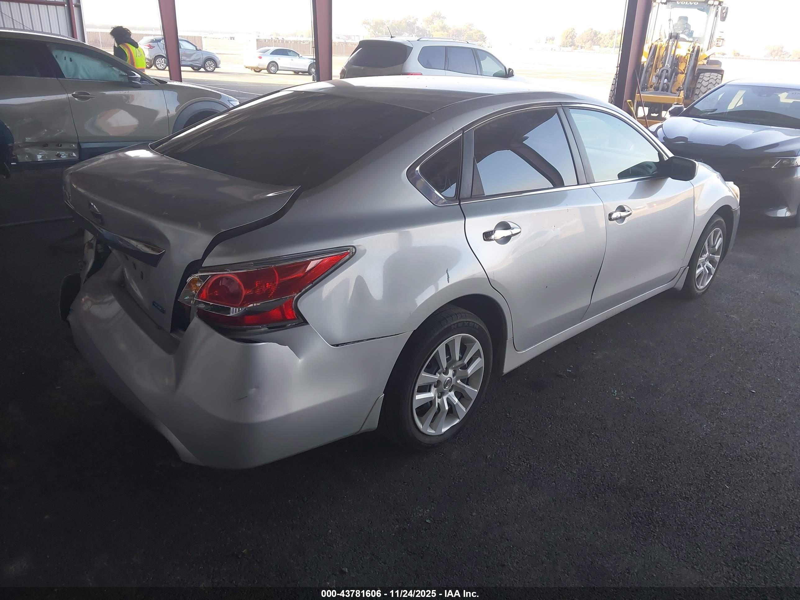 NISSAN ALTIMA image 4