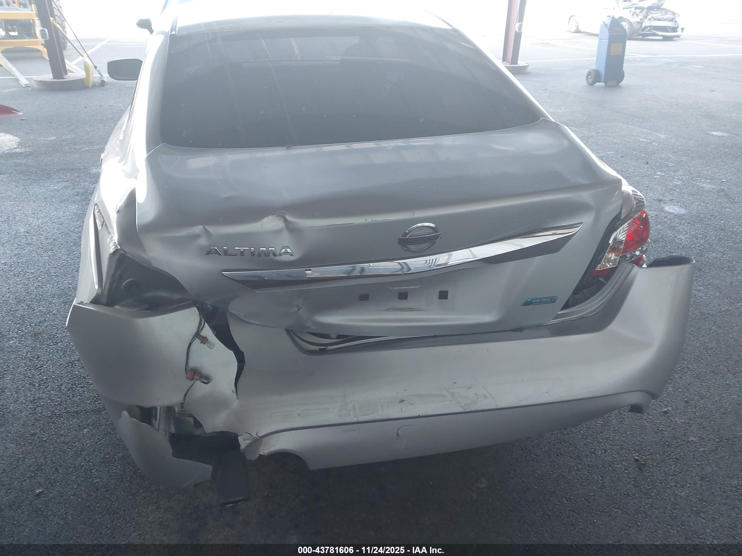 NISSAN ALTIMA image 6