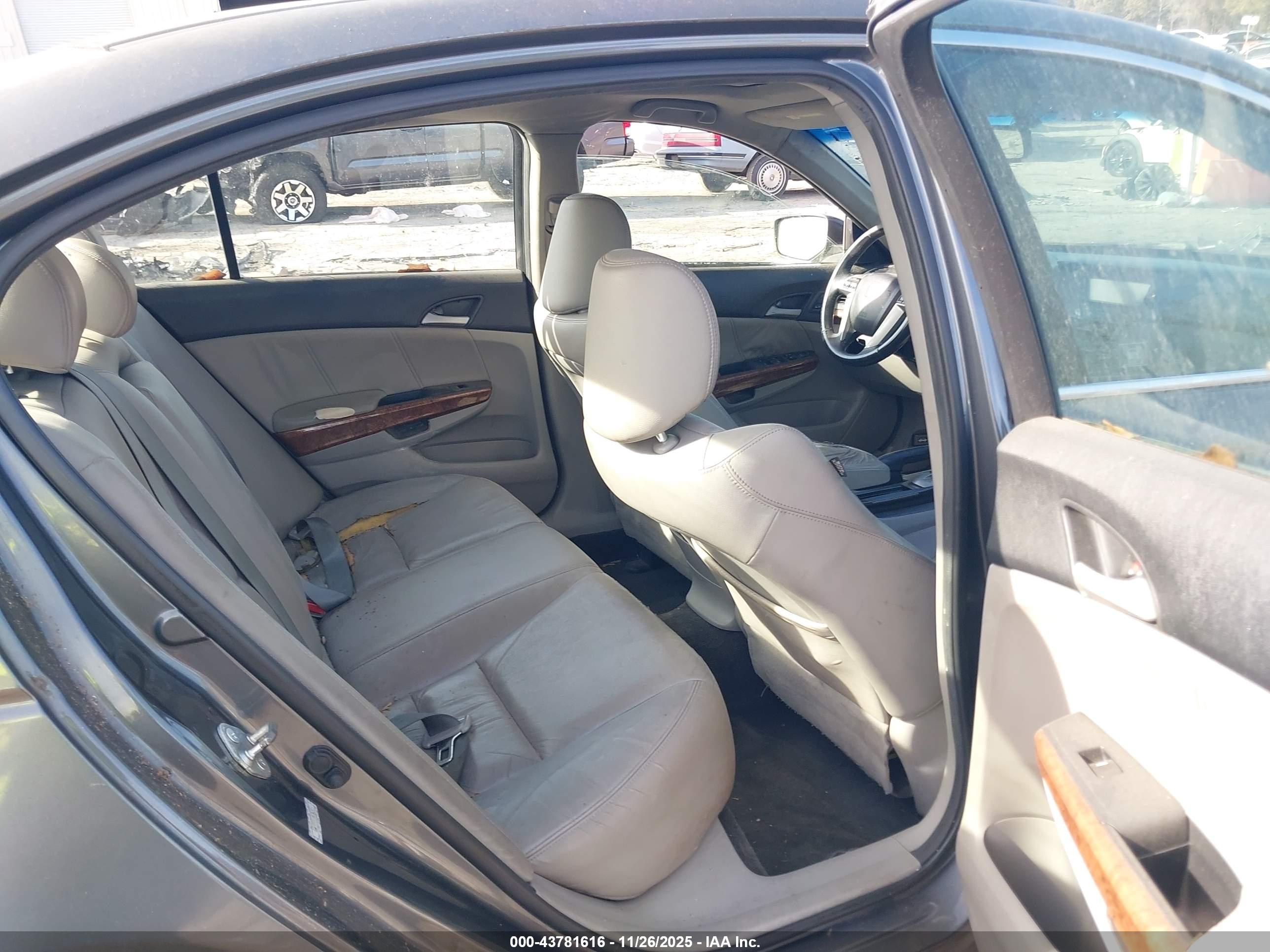 HONDA ACCORD image 8