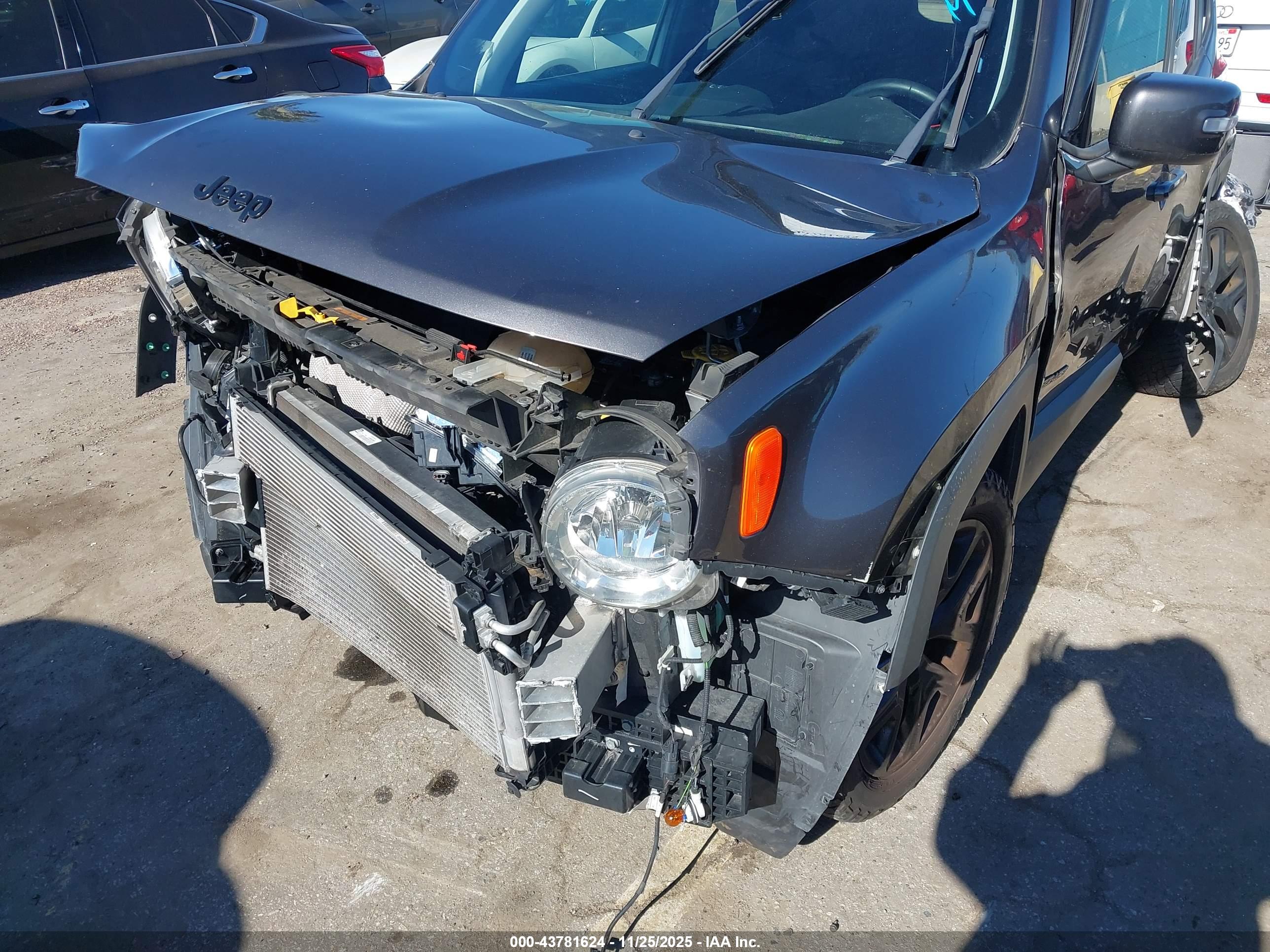 JEEP RENEGADE image 6