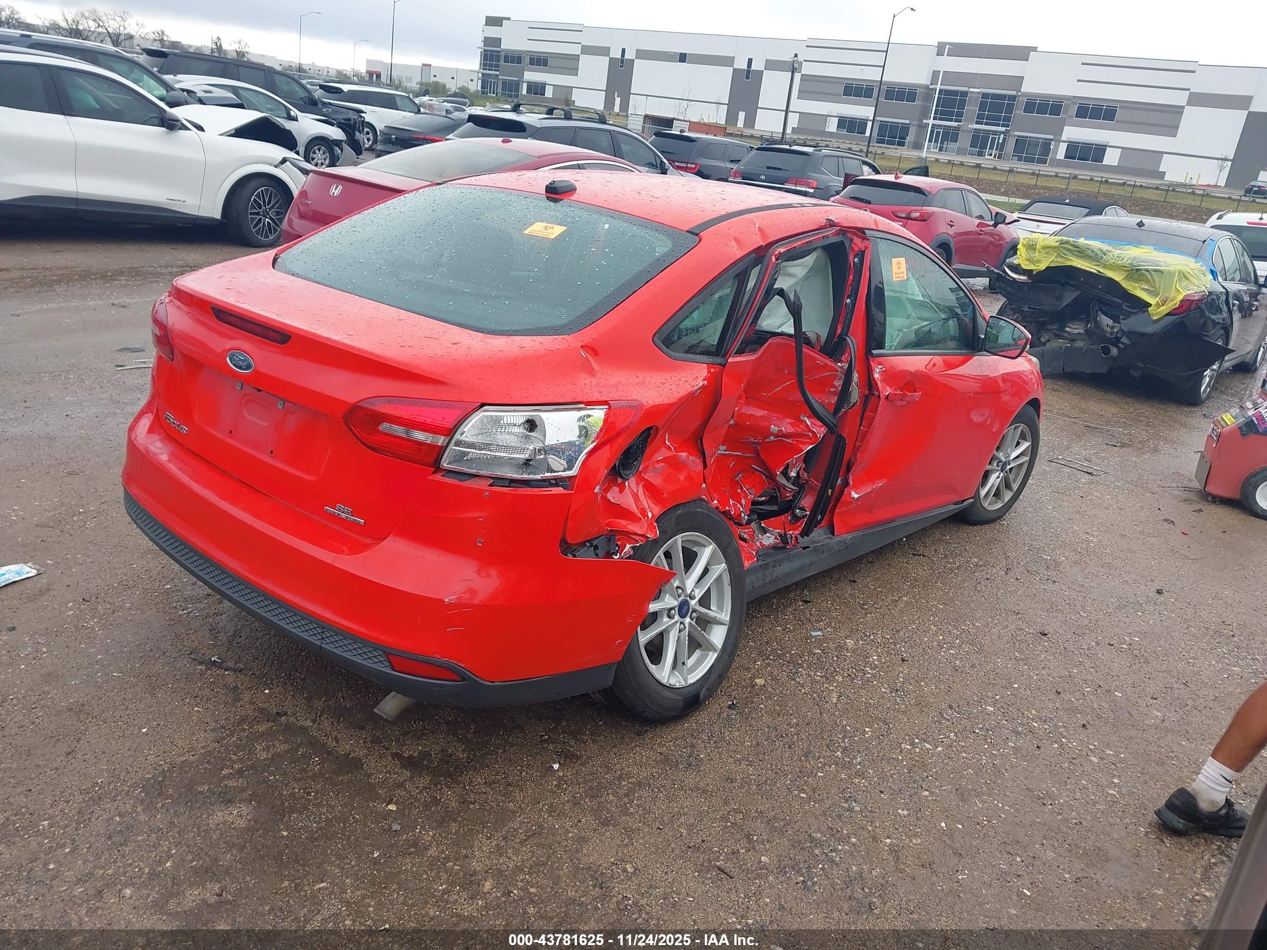 FORD FOCUS image 4
