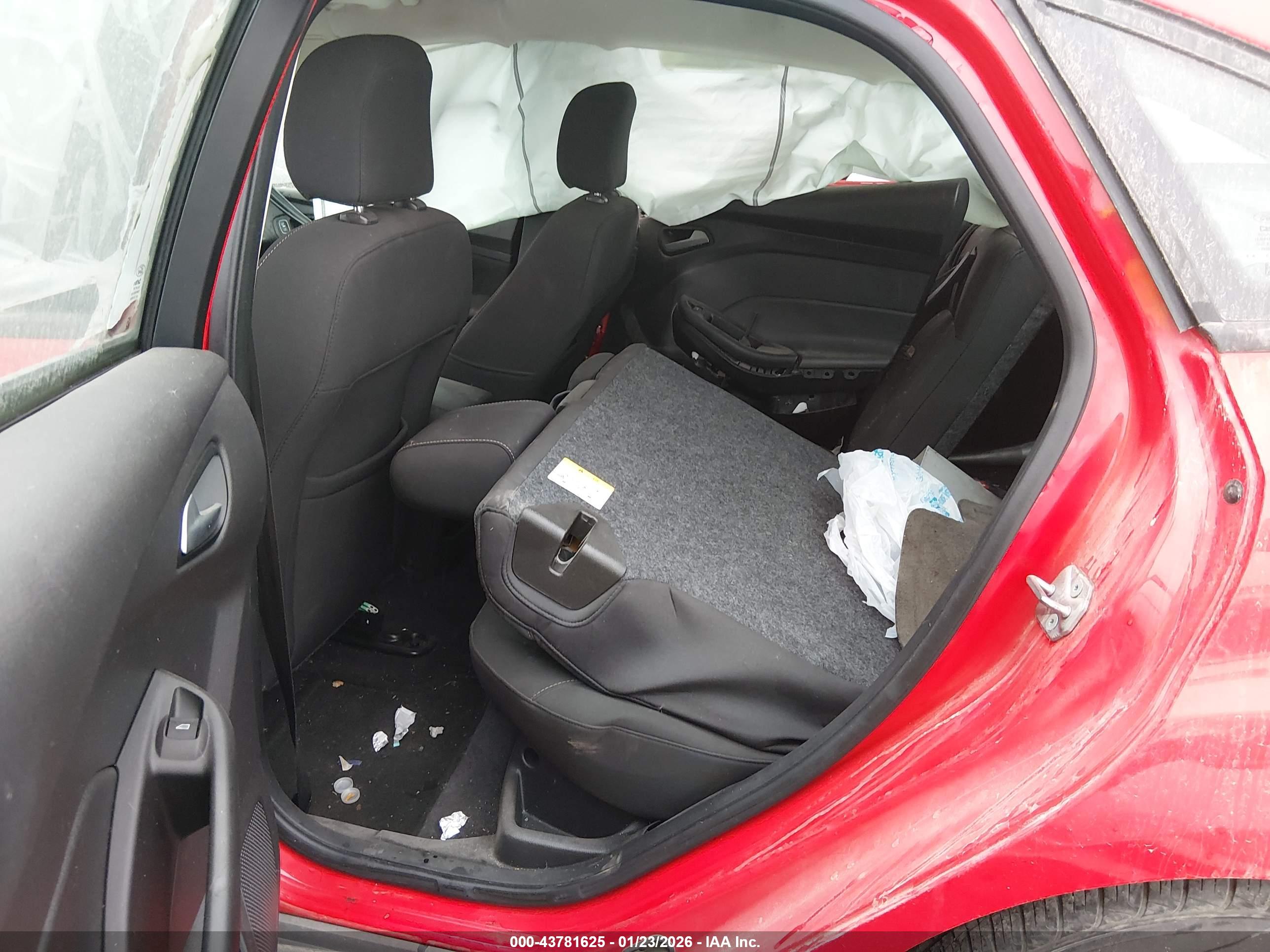 FORD FOCUS image 8
