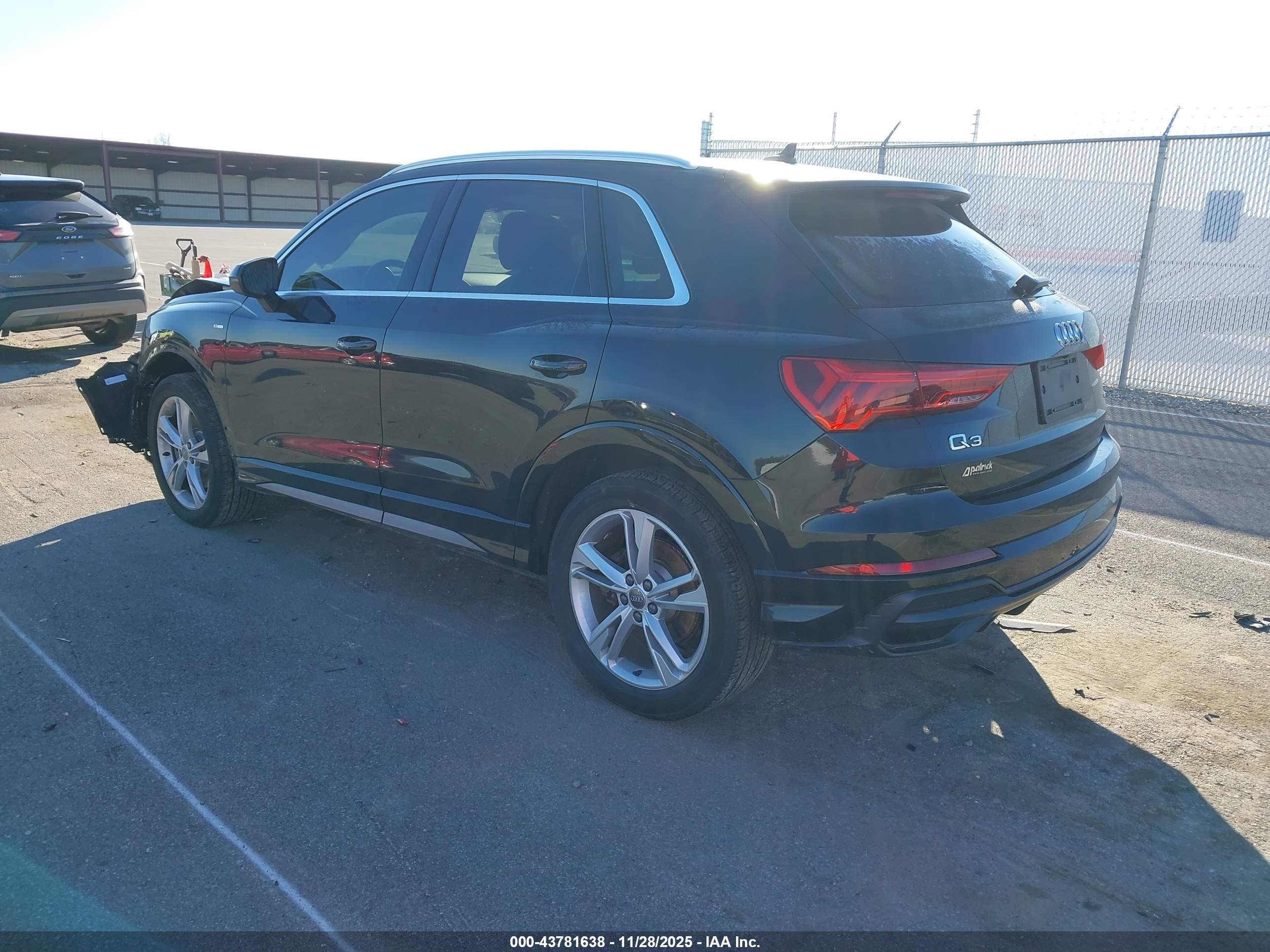 AUDI Q3 image 3