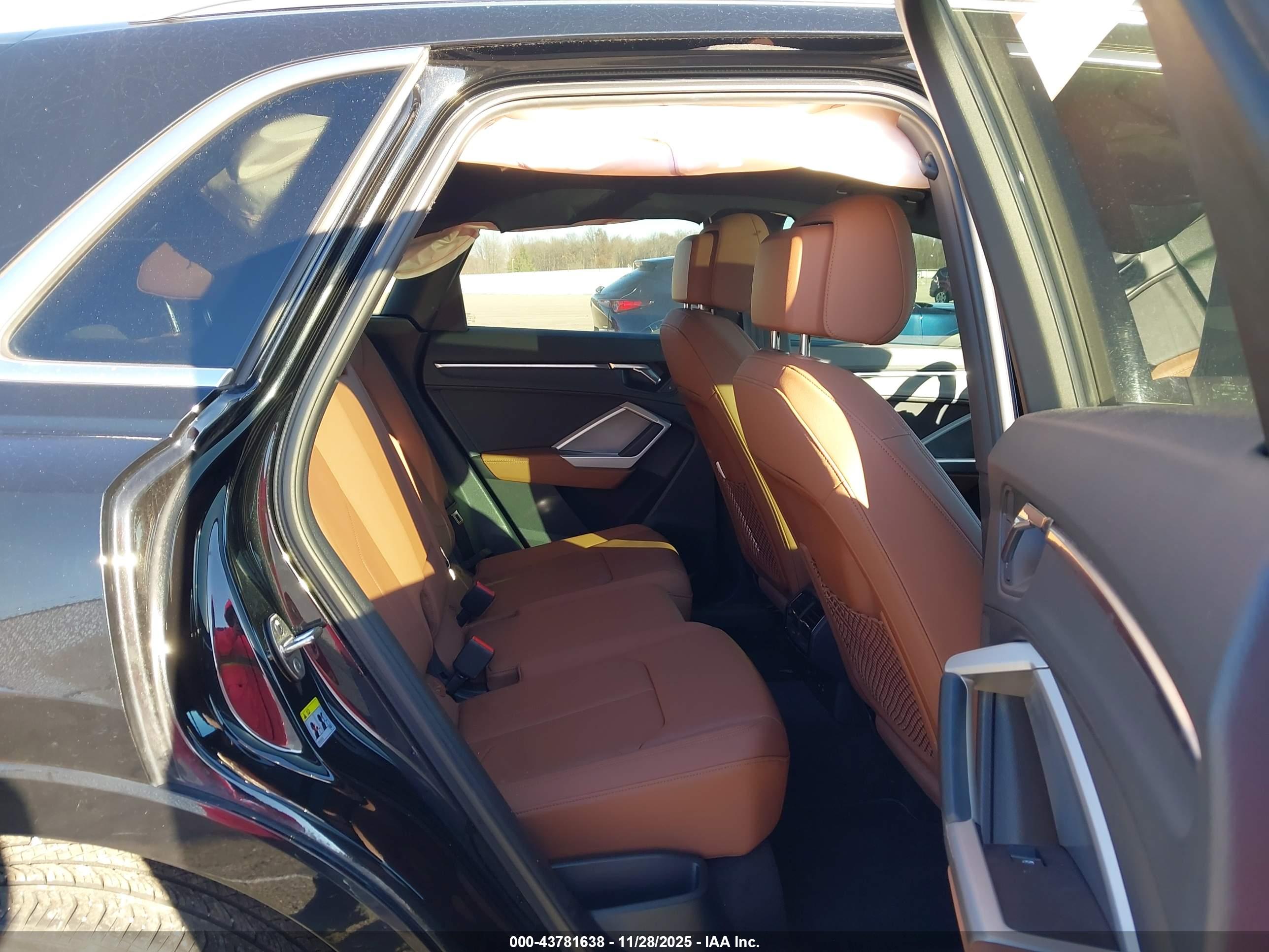 AUDI Q3 image 8