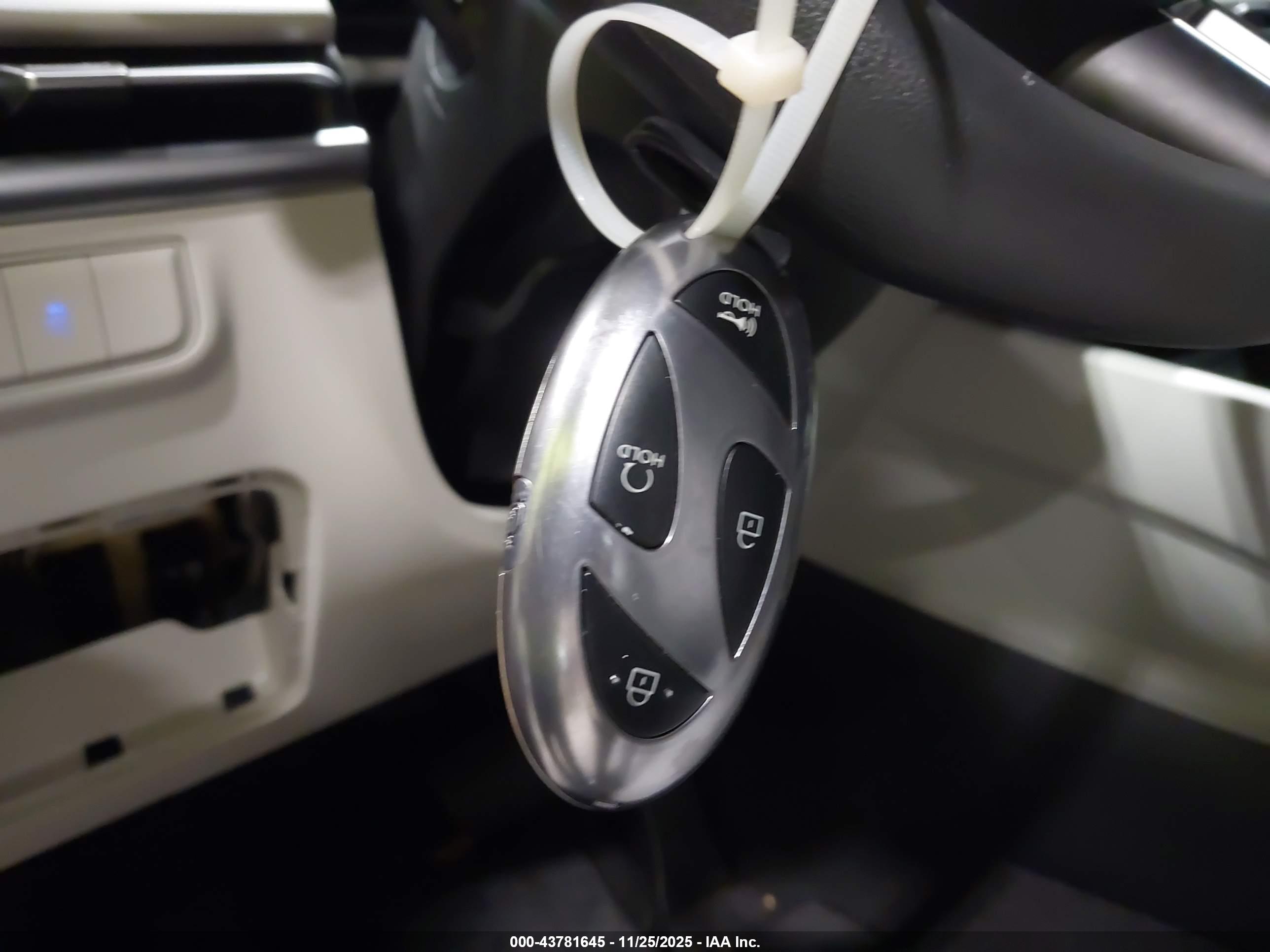 HYUNDAI TUCSON image 11