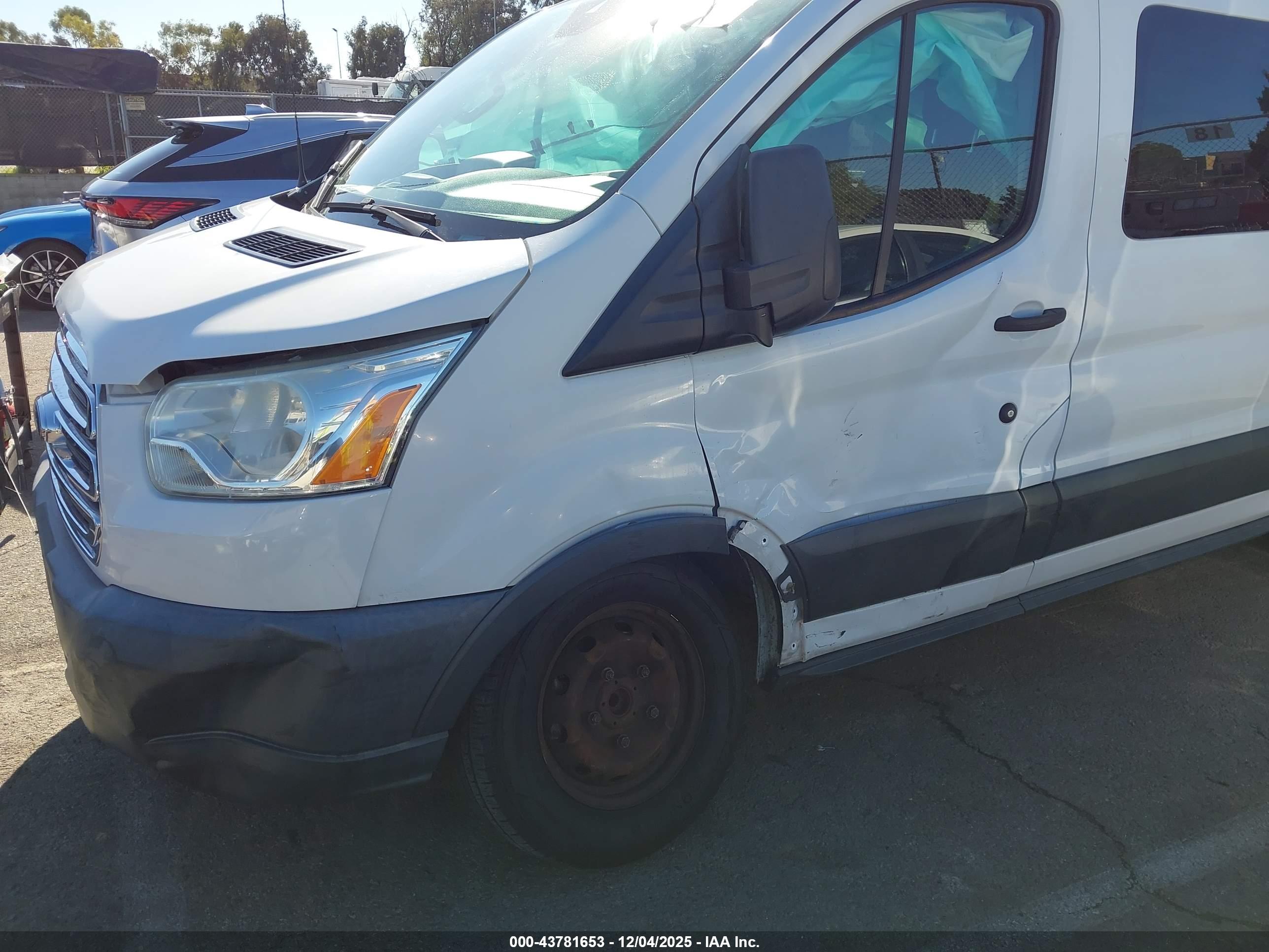 FORD TRANSIT-350 image 6