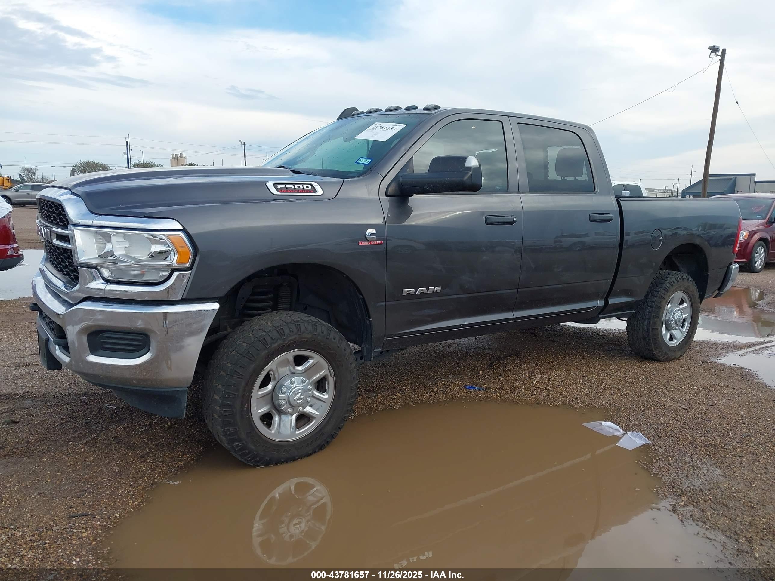 RAM 2500 image 2