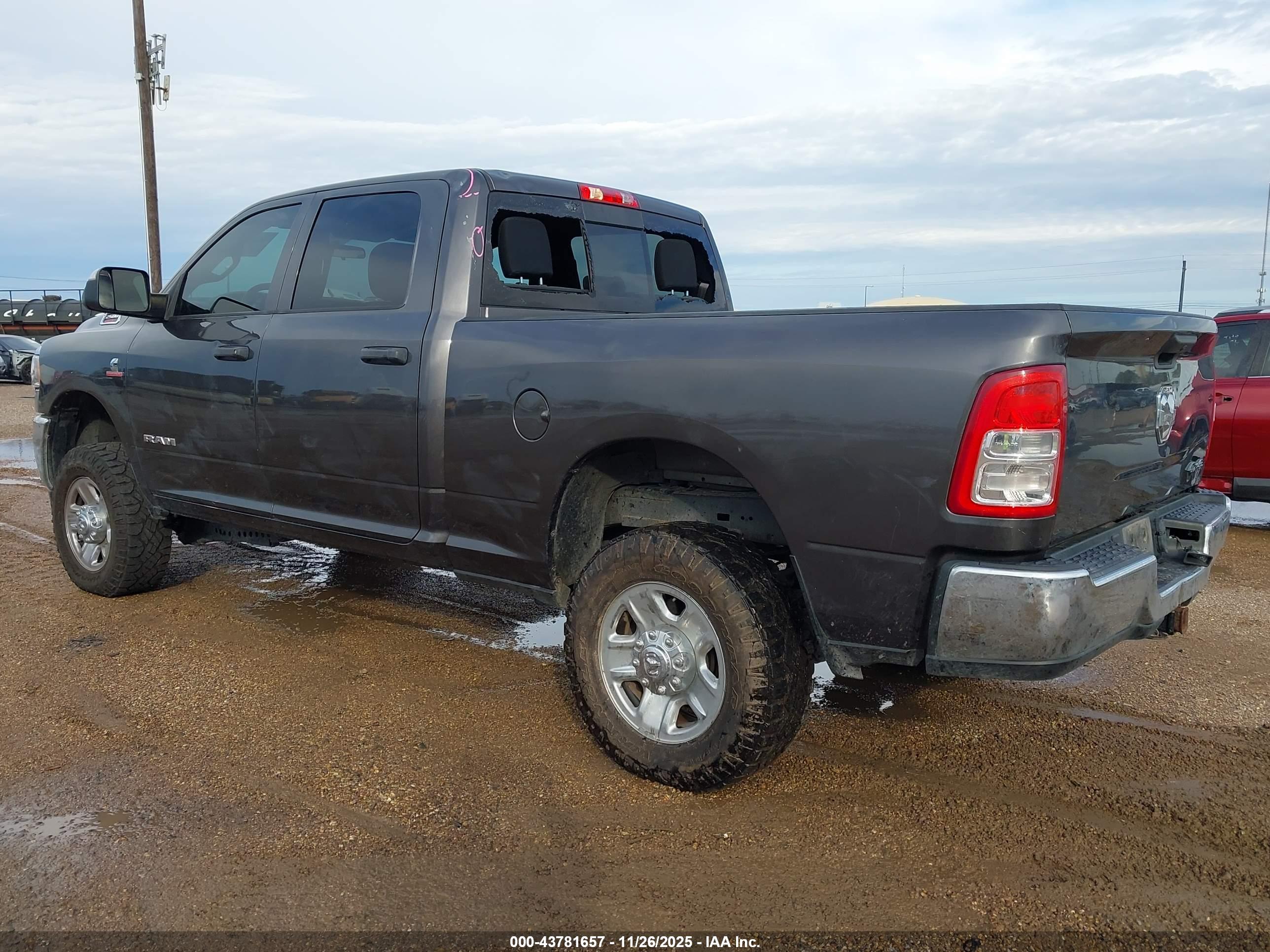 RAM 2500 image 3