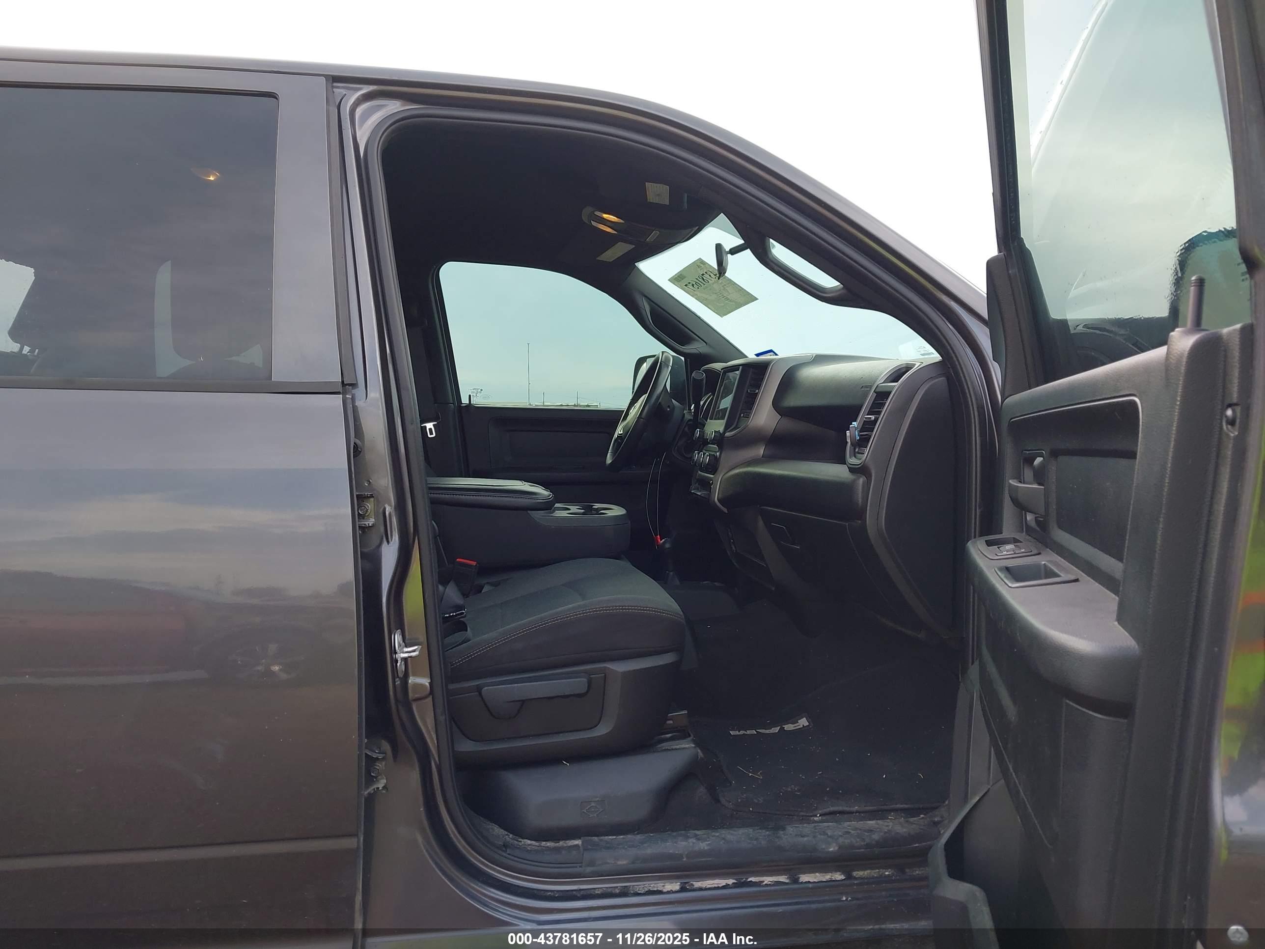RAM 2500 image 5