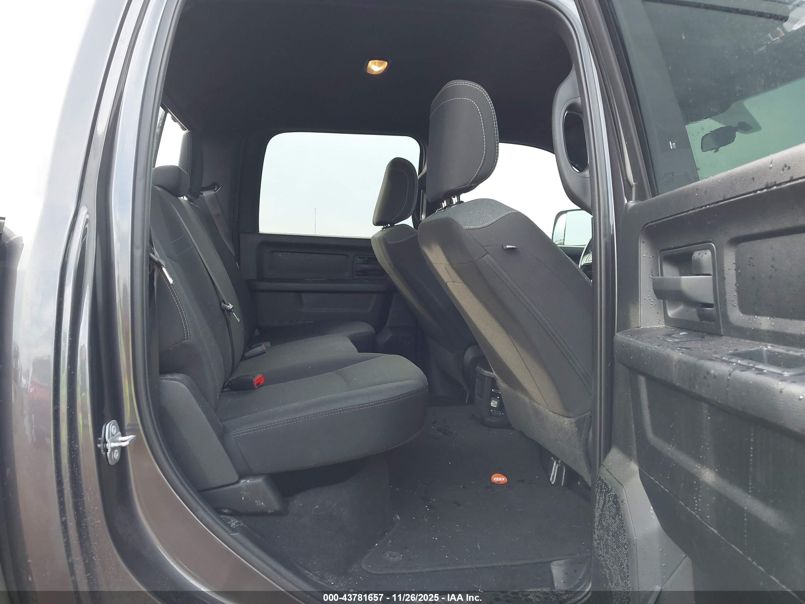 RAM 2500 image 8