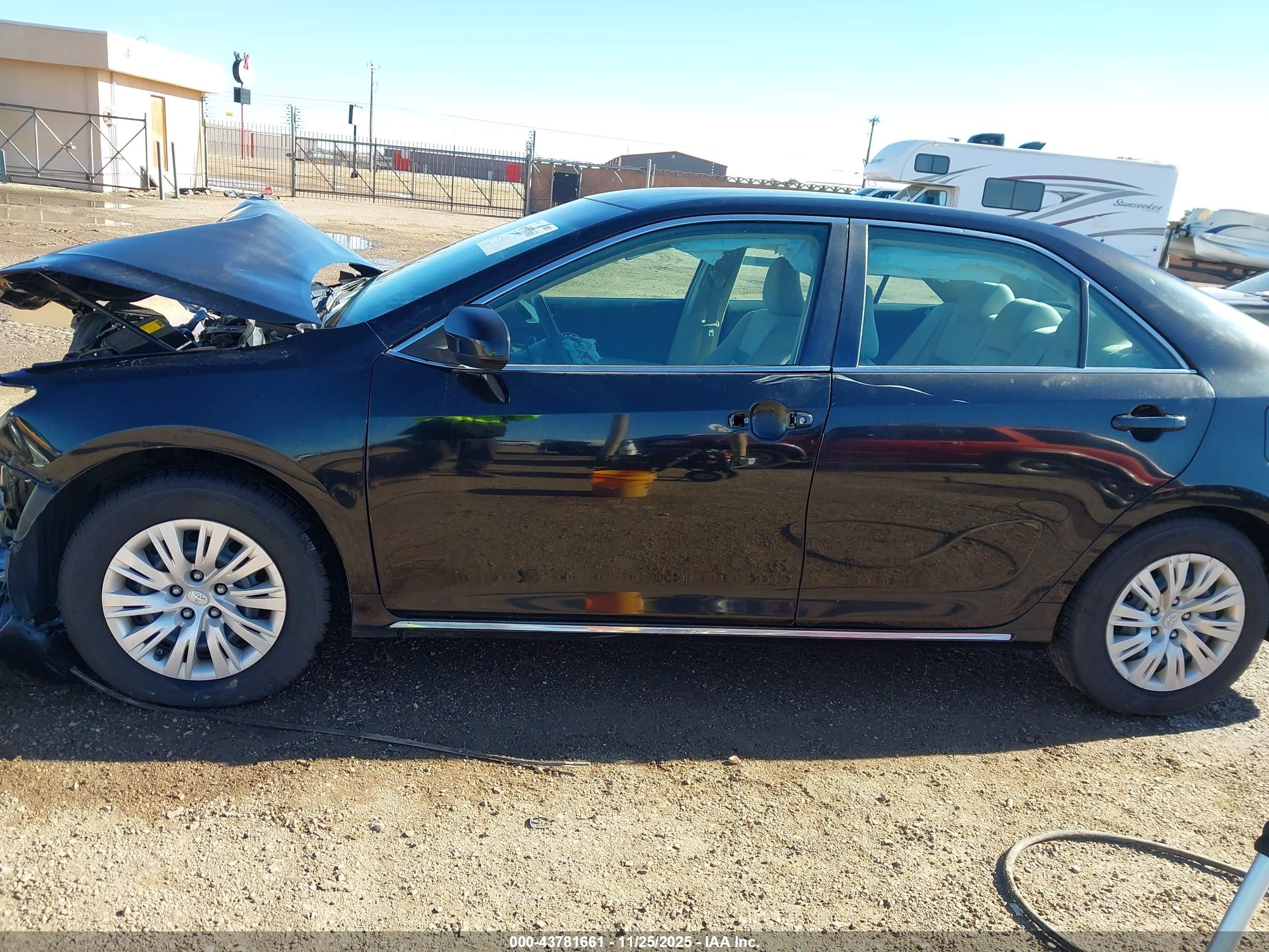 TOYOTA CAMRY image 6