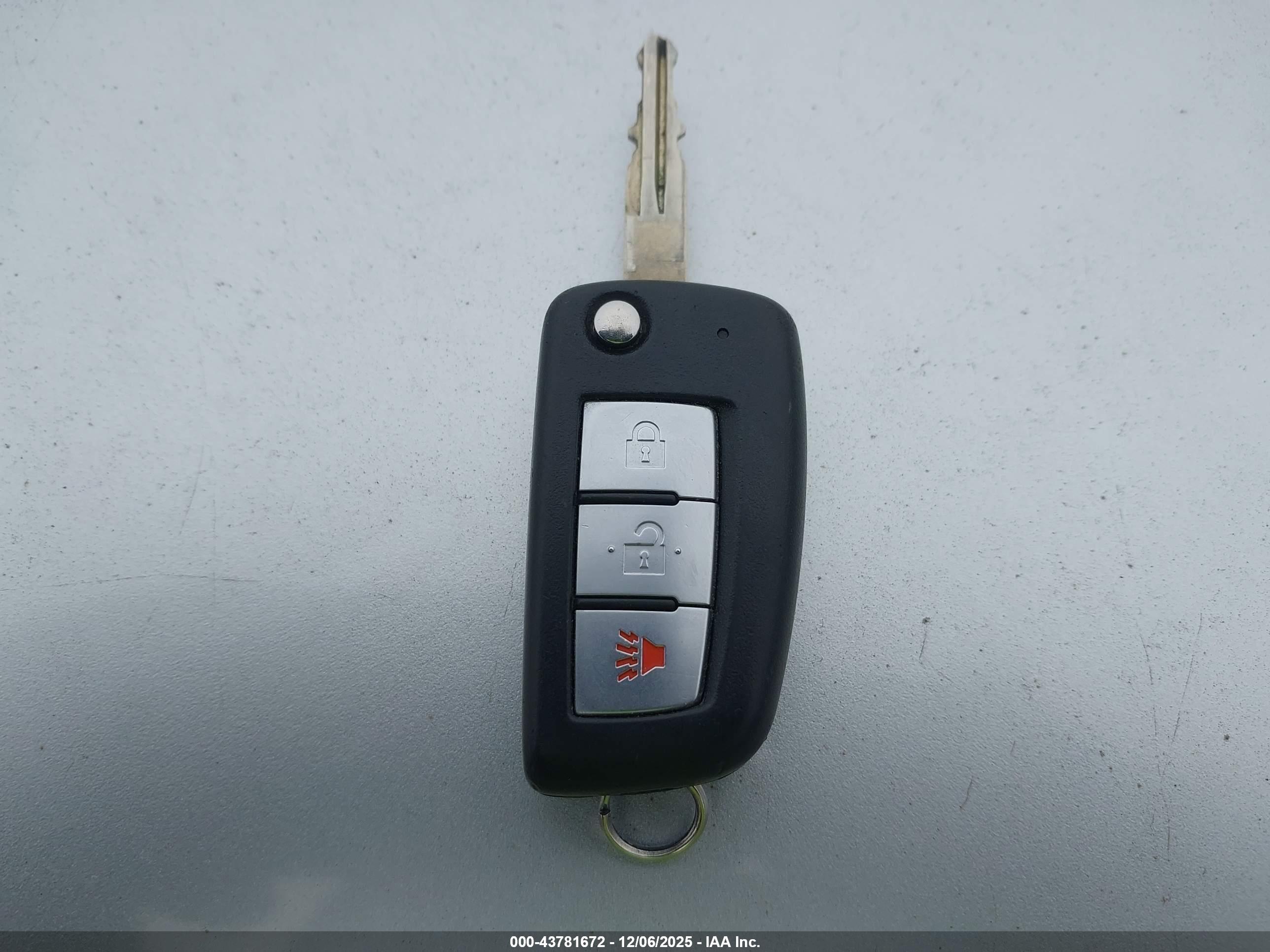 NISSAN ROGUE image 11