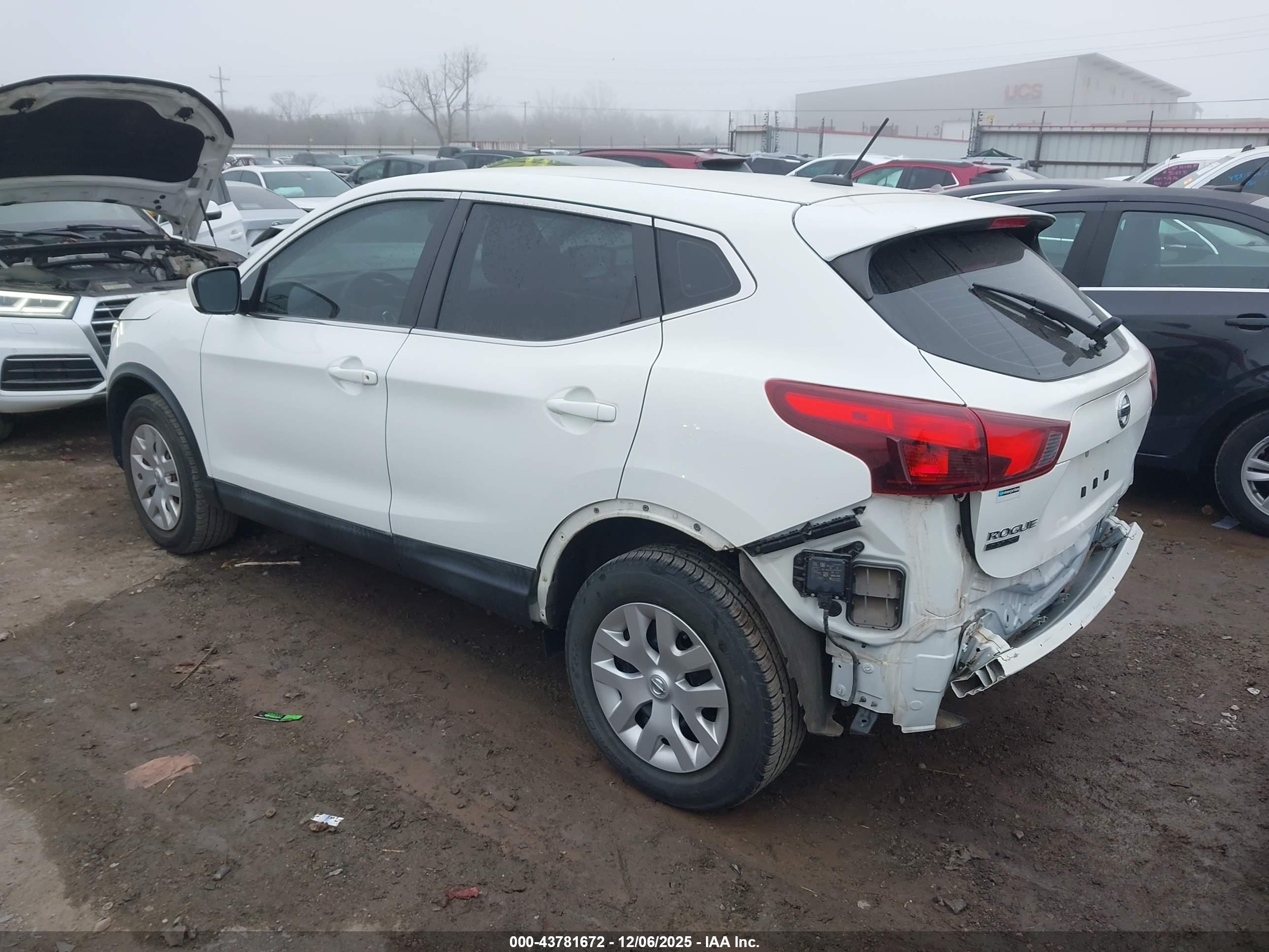 NISSAN ROGUE image 3