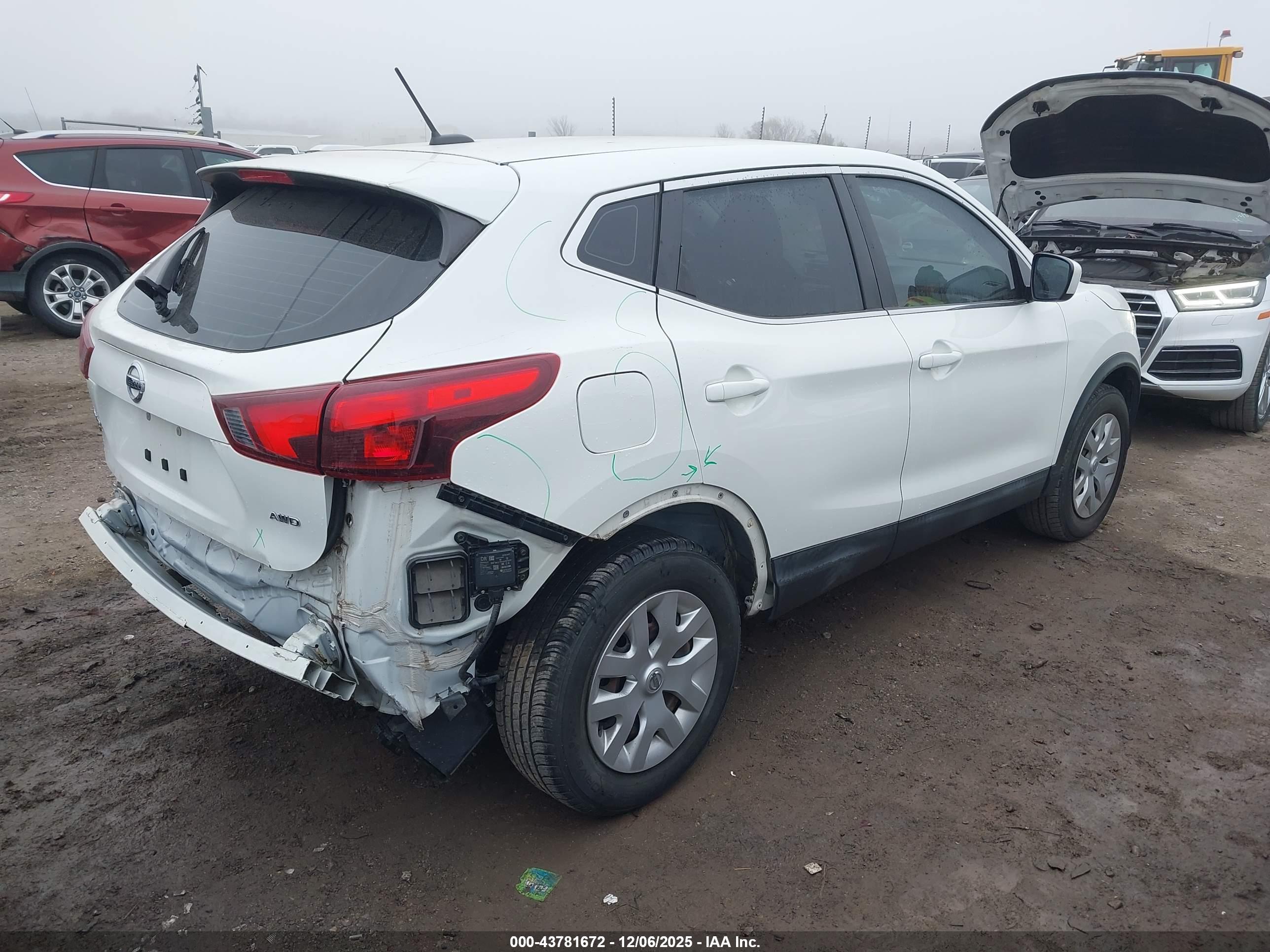 NISSAN ROGUE image 4