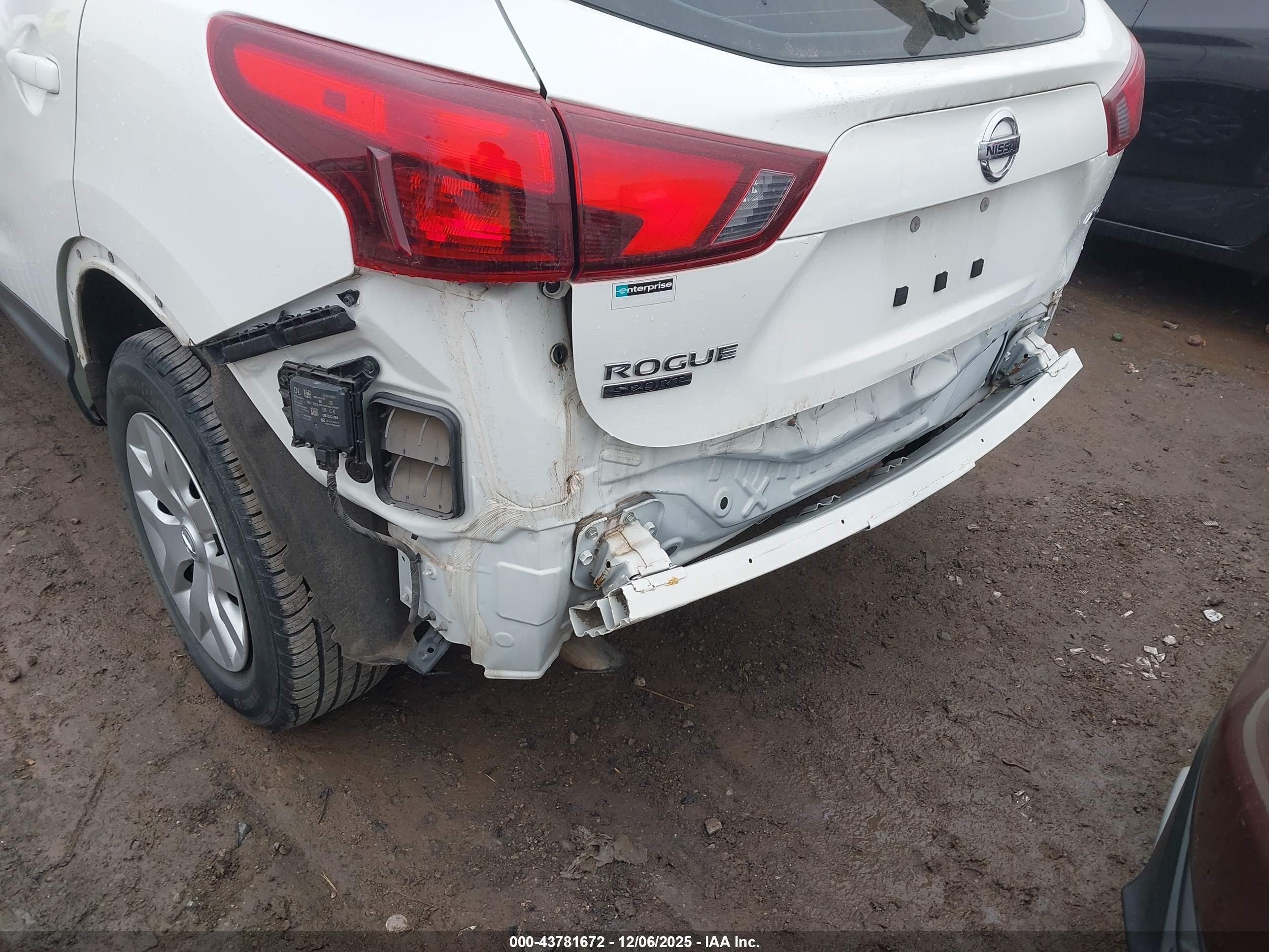 NISSAN ROGUE image 6