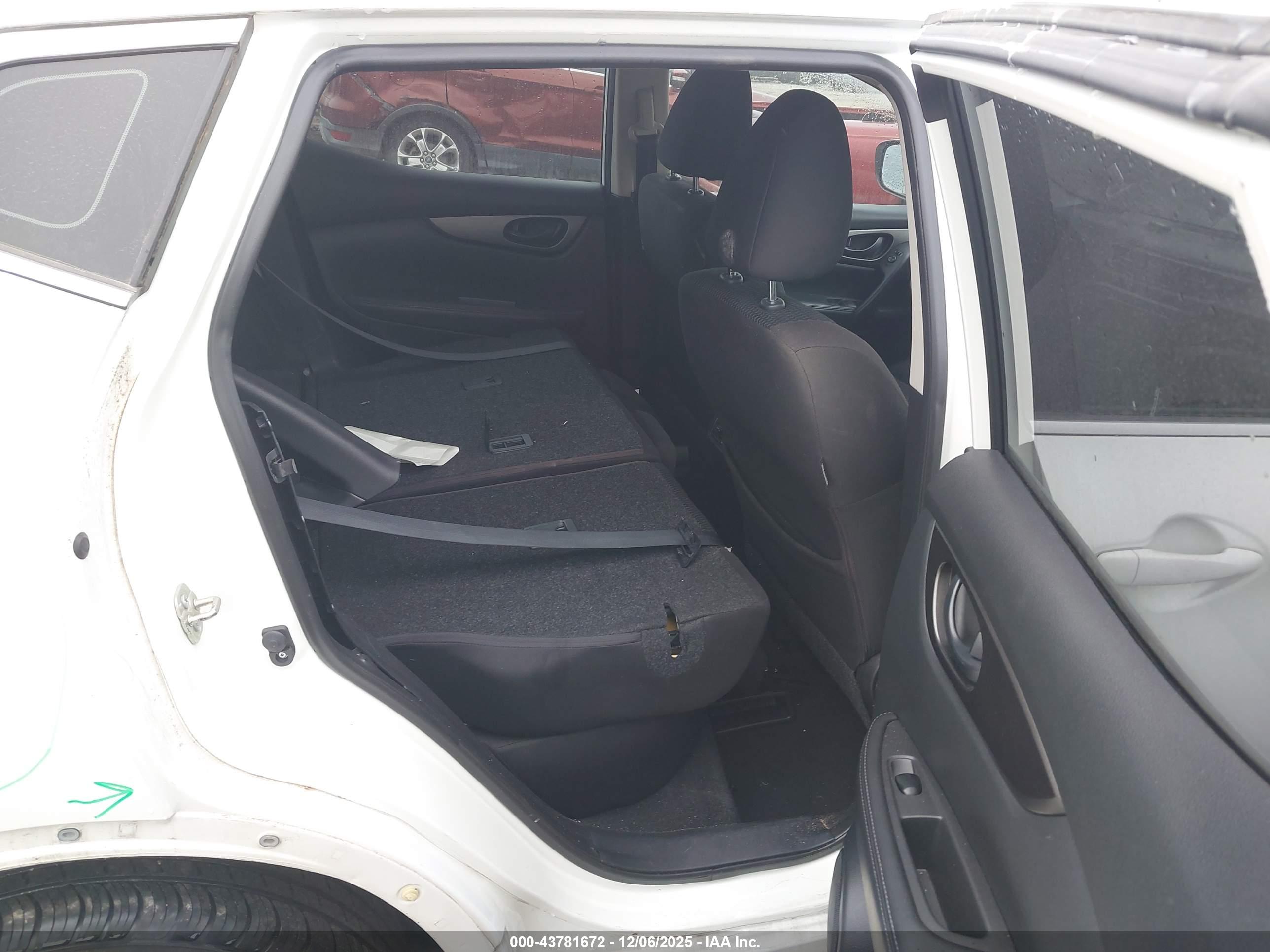 NISSAN ROGUE image 8