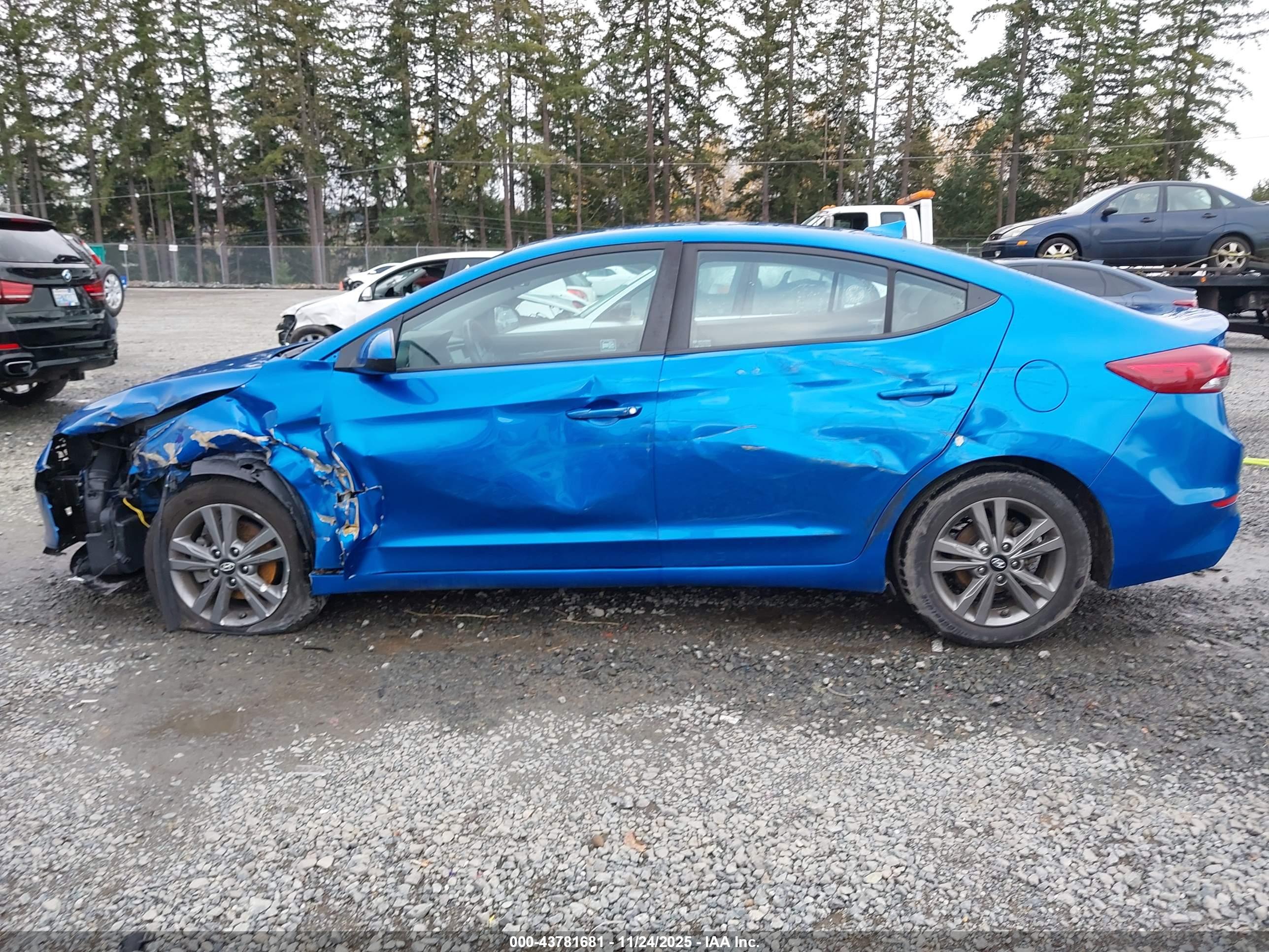 HYUNDAI ELANTRA image 6