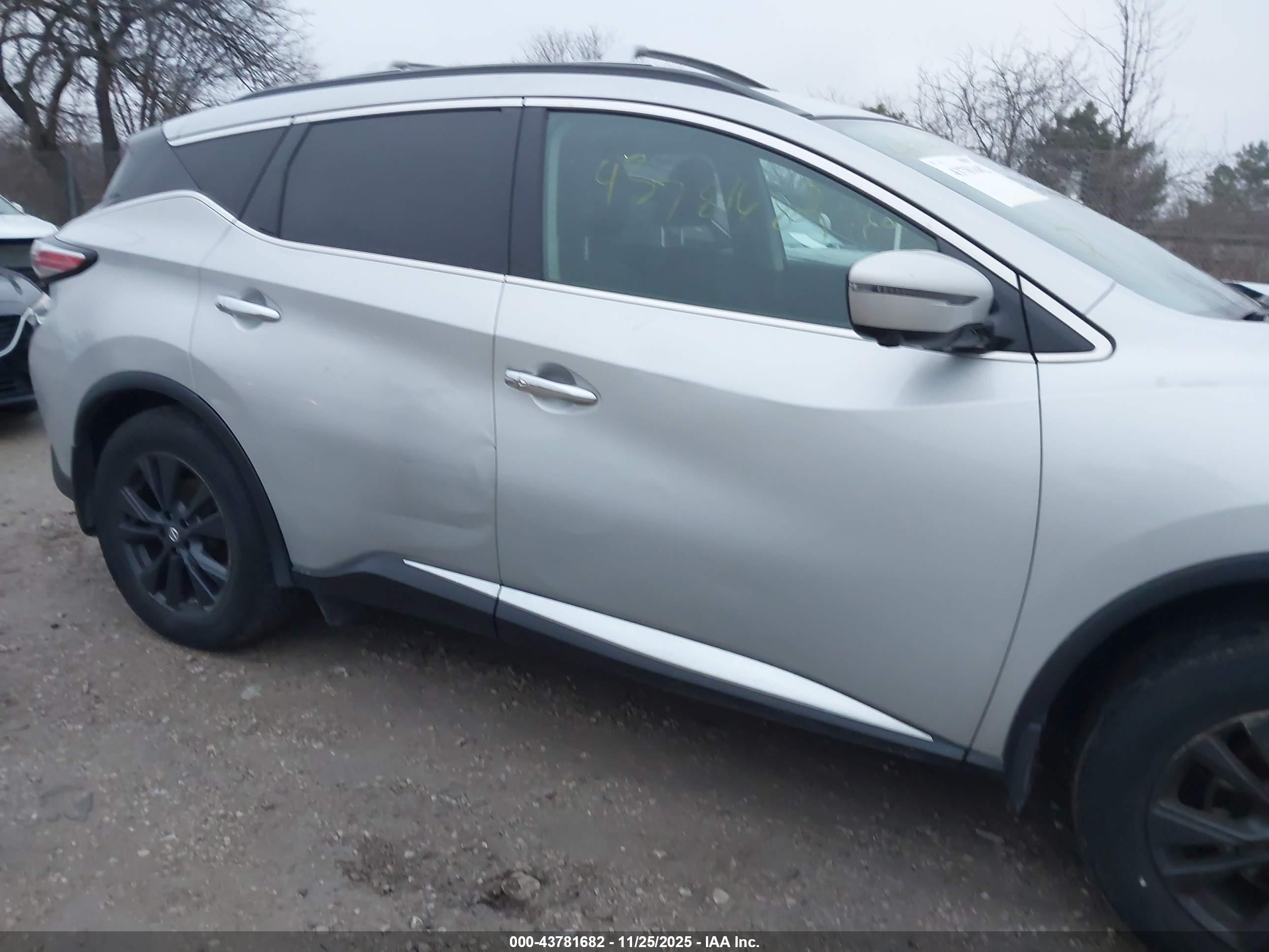 NISSAN MURANO image 6