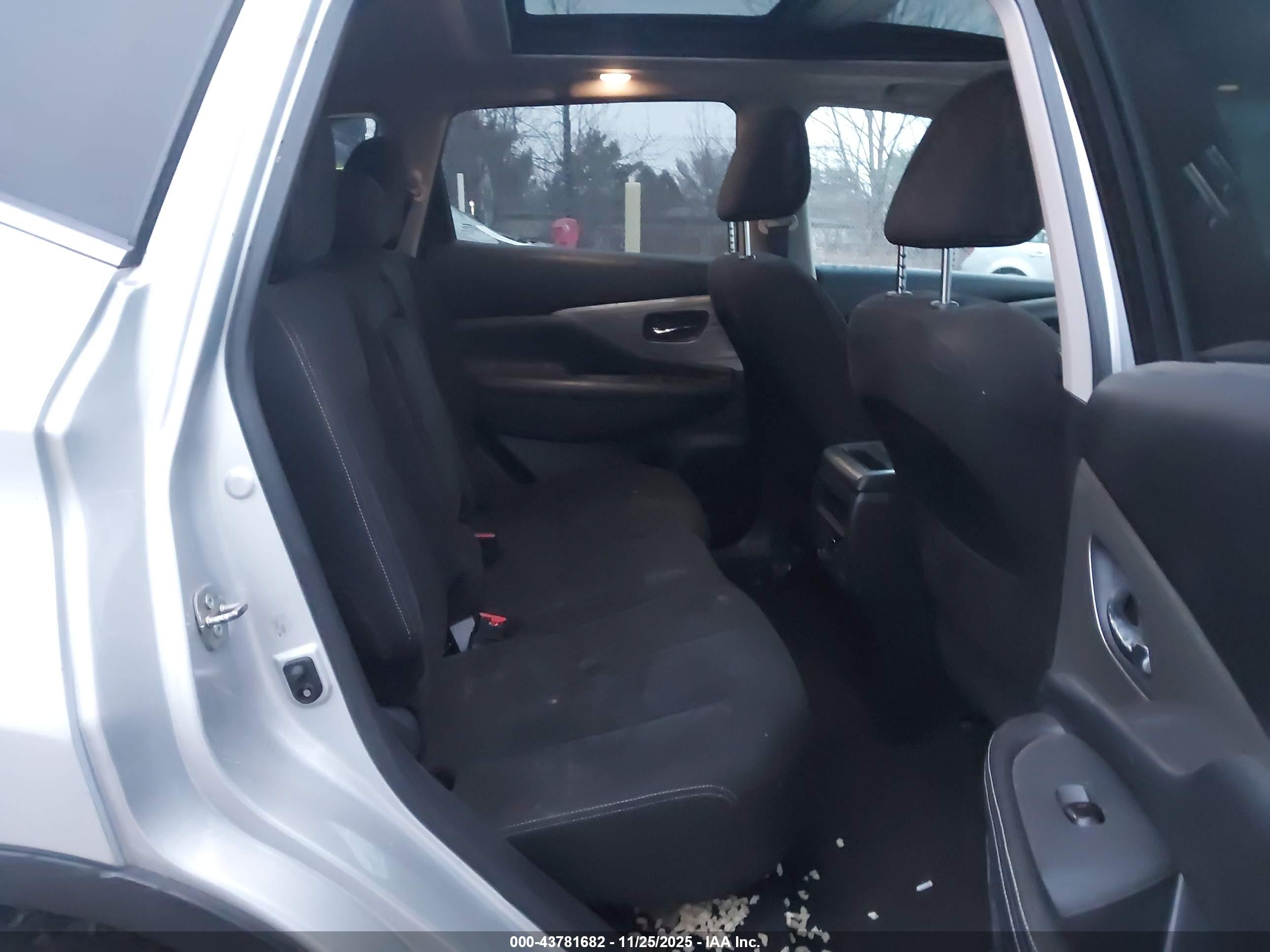 NISSAN MURANO image 8