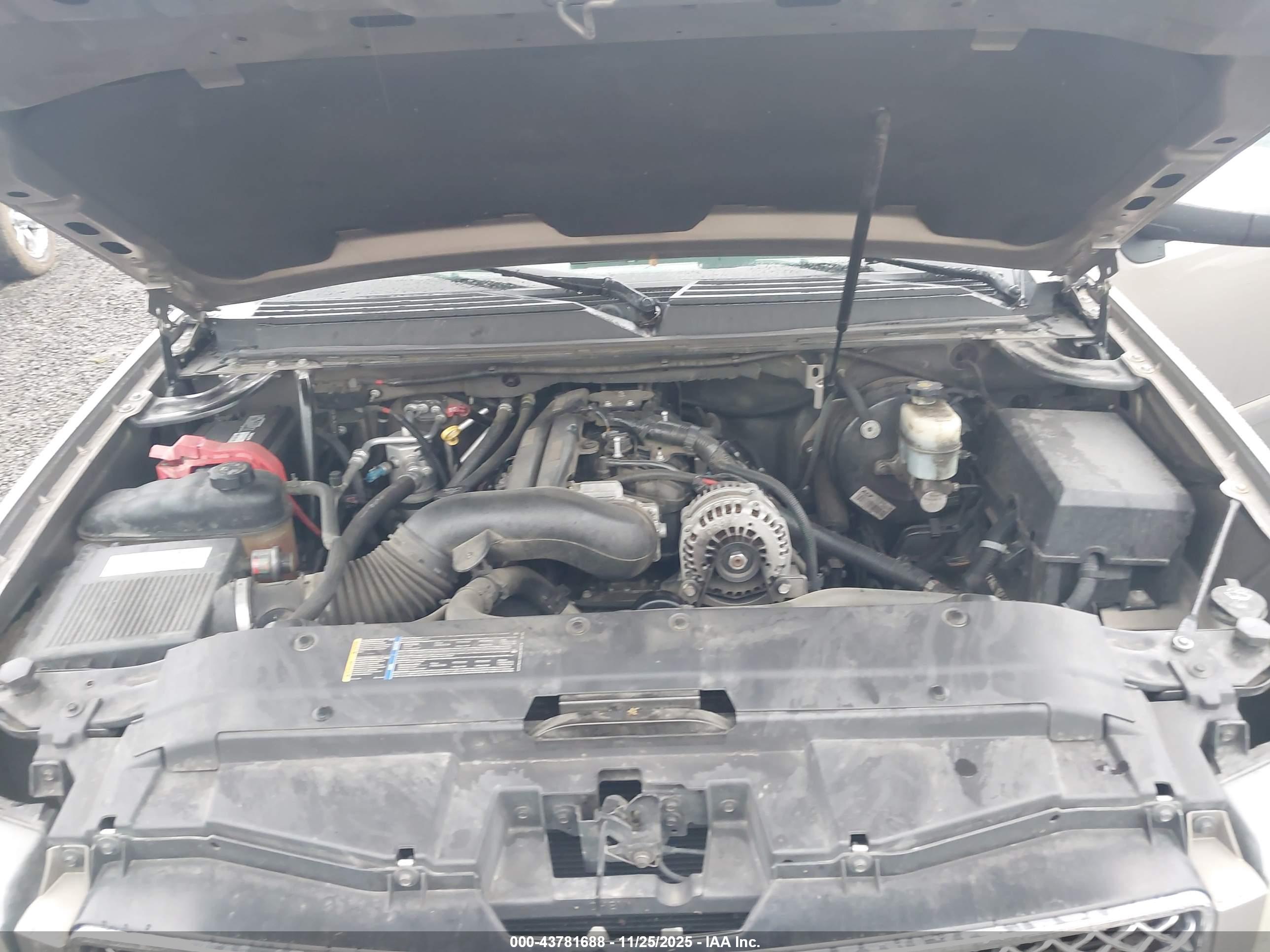 CHEVROLET TAHOE image 10