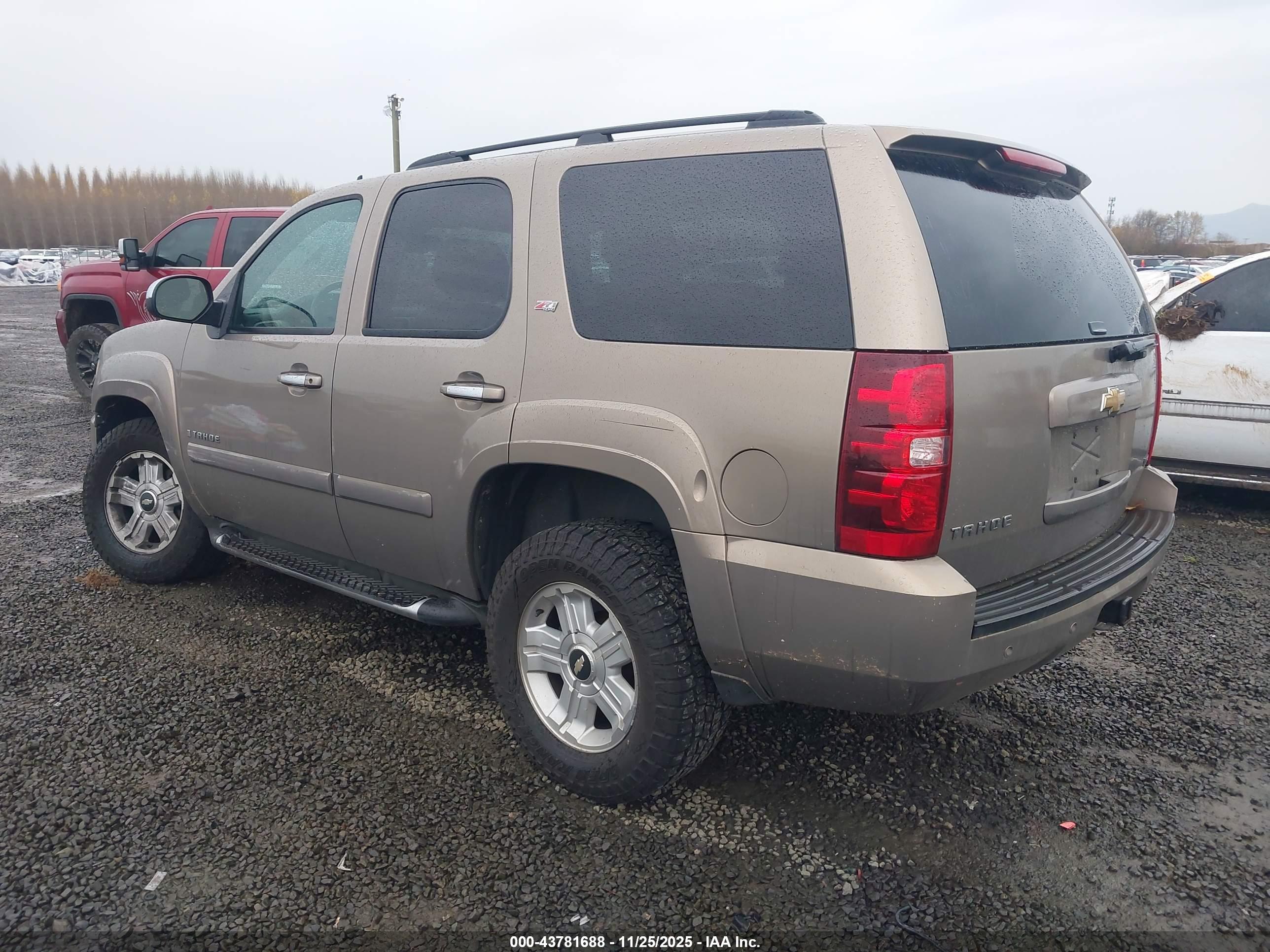 CHEVROLET TAHOE image 3