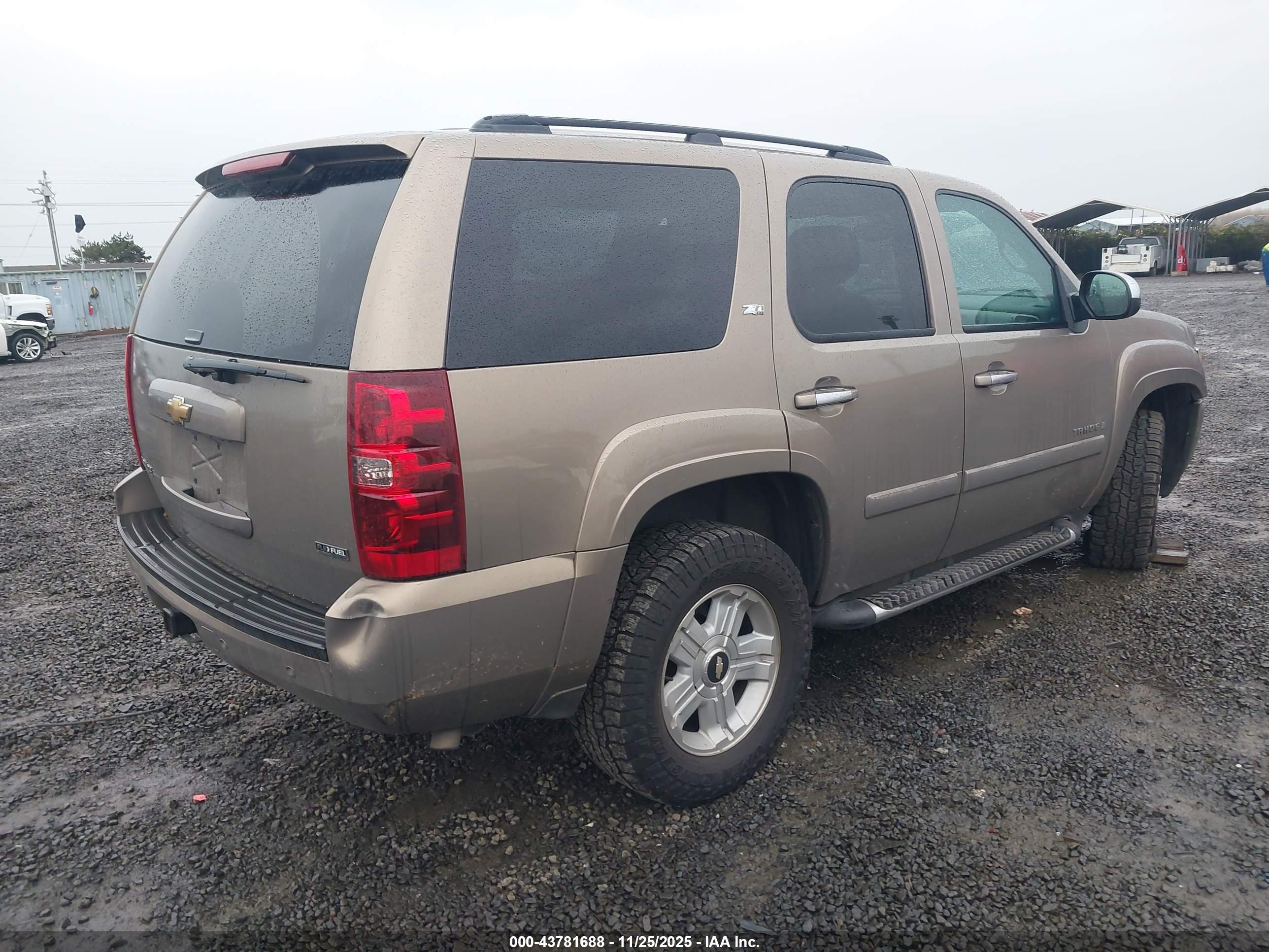 CHEVROLET TAHOE image 4
