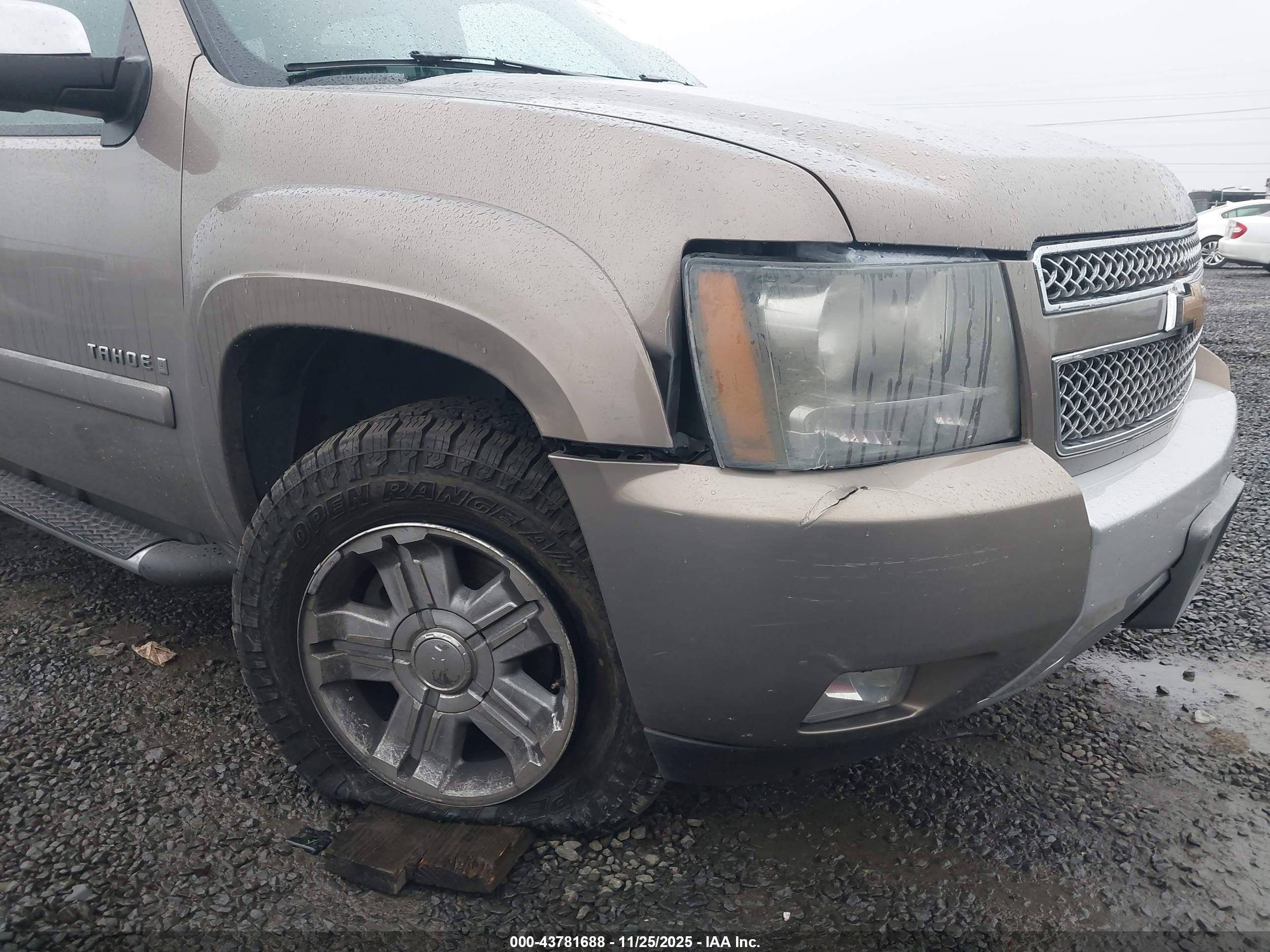 CHEVROLET TAHOE image 6