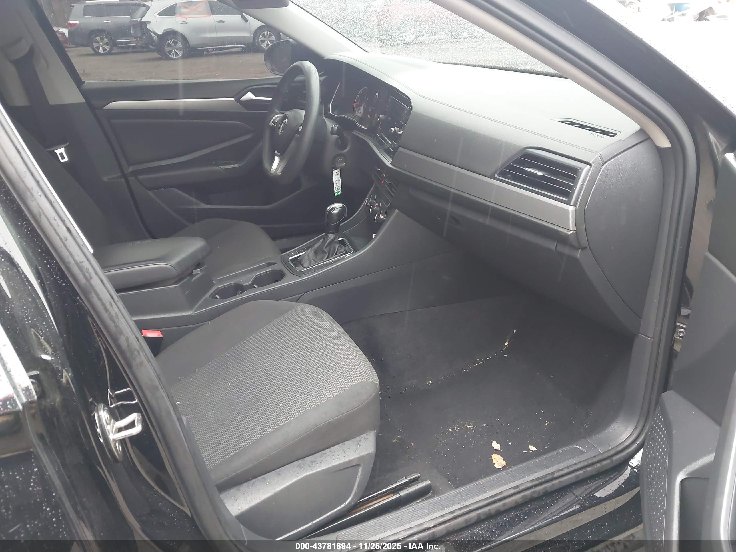 VOLKSWAGEN JETTA image 5