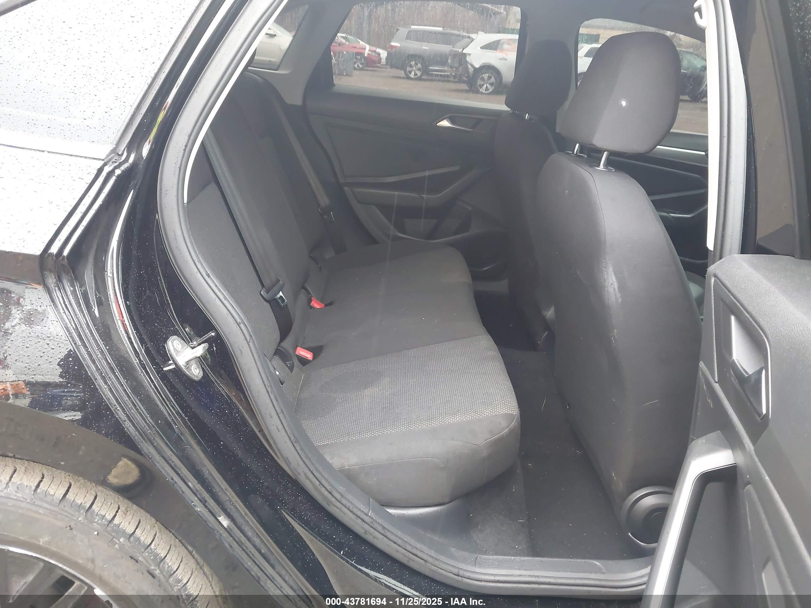 VOLKSWAGEN JETTA image 8