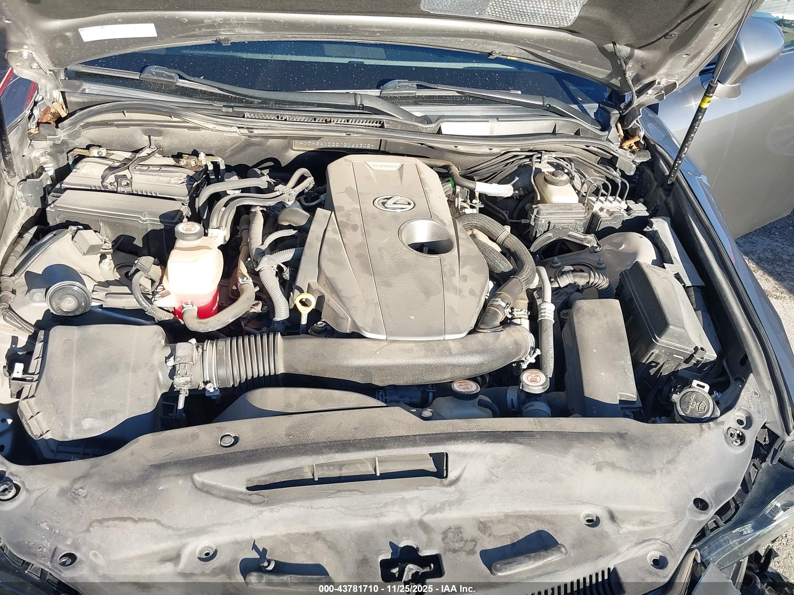 LEXUS IS image 10