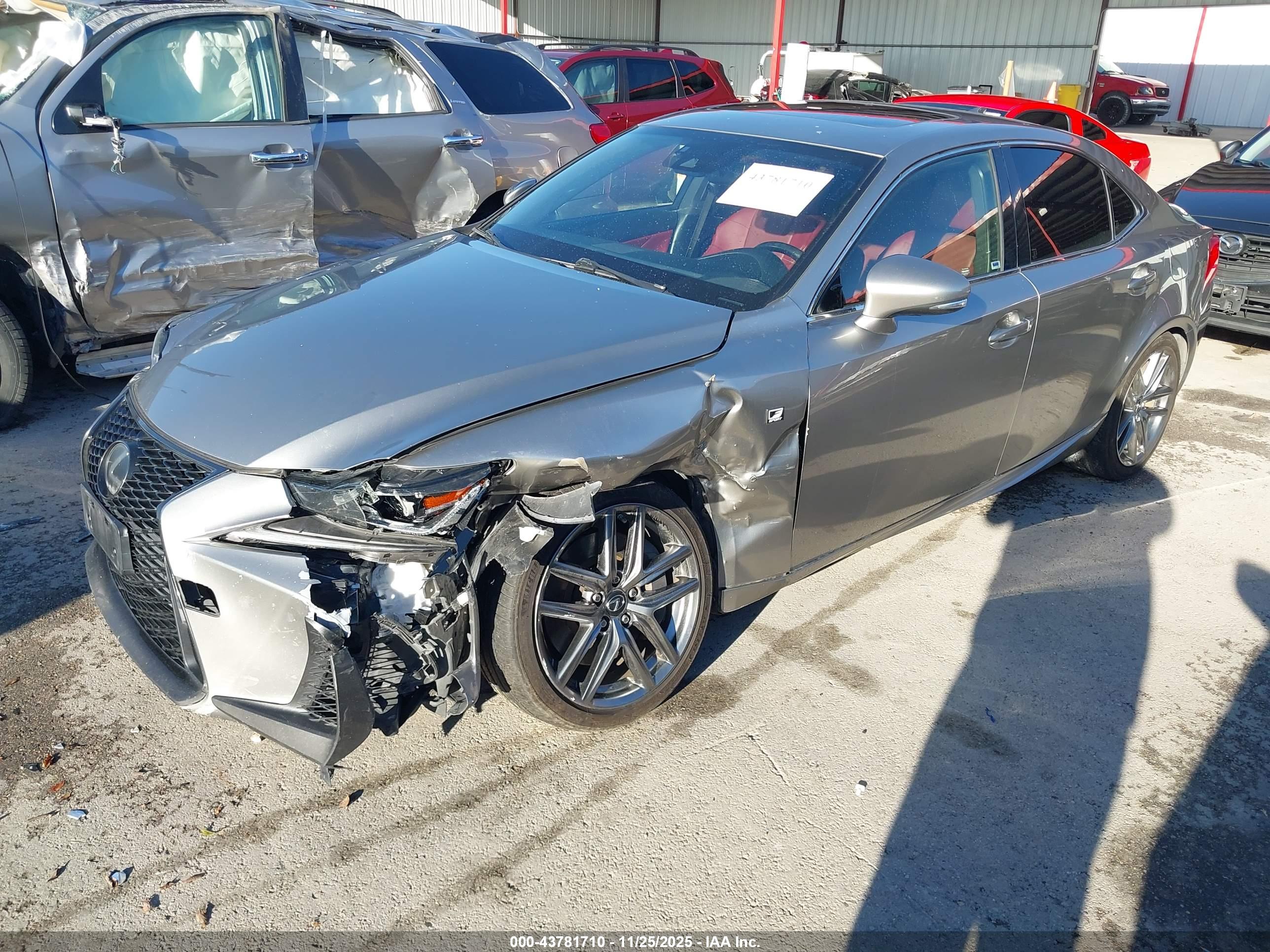 LEXUS IS image 2