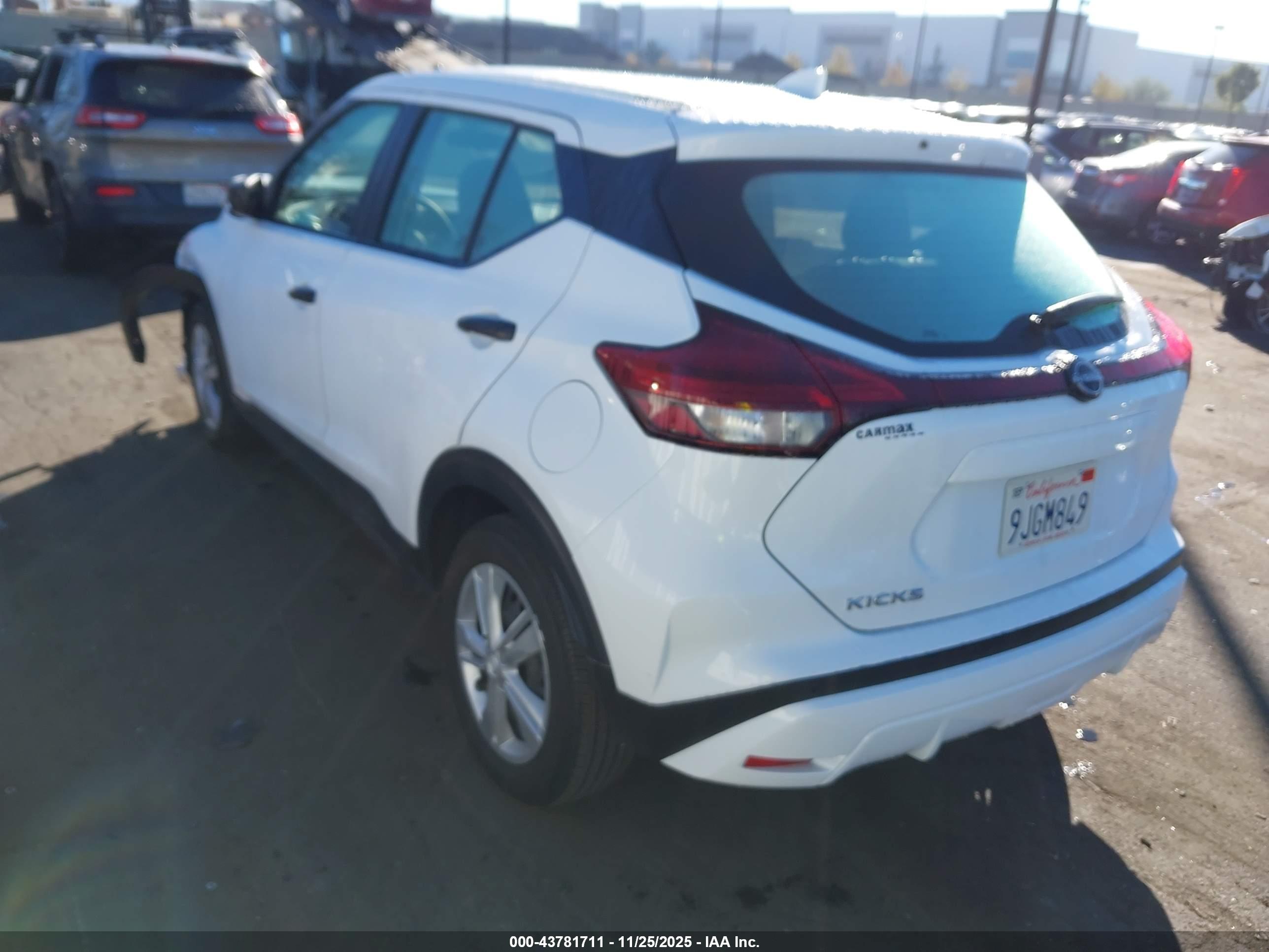 NISSAN KICKS image 3