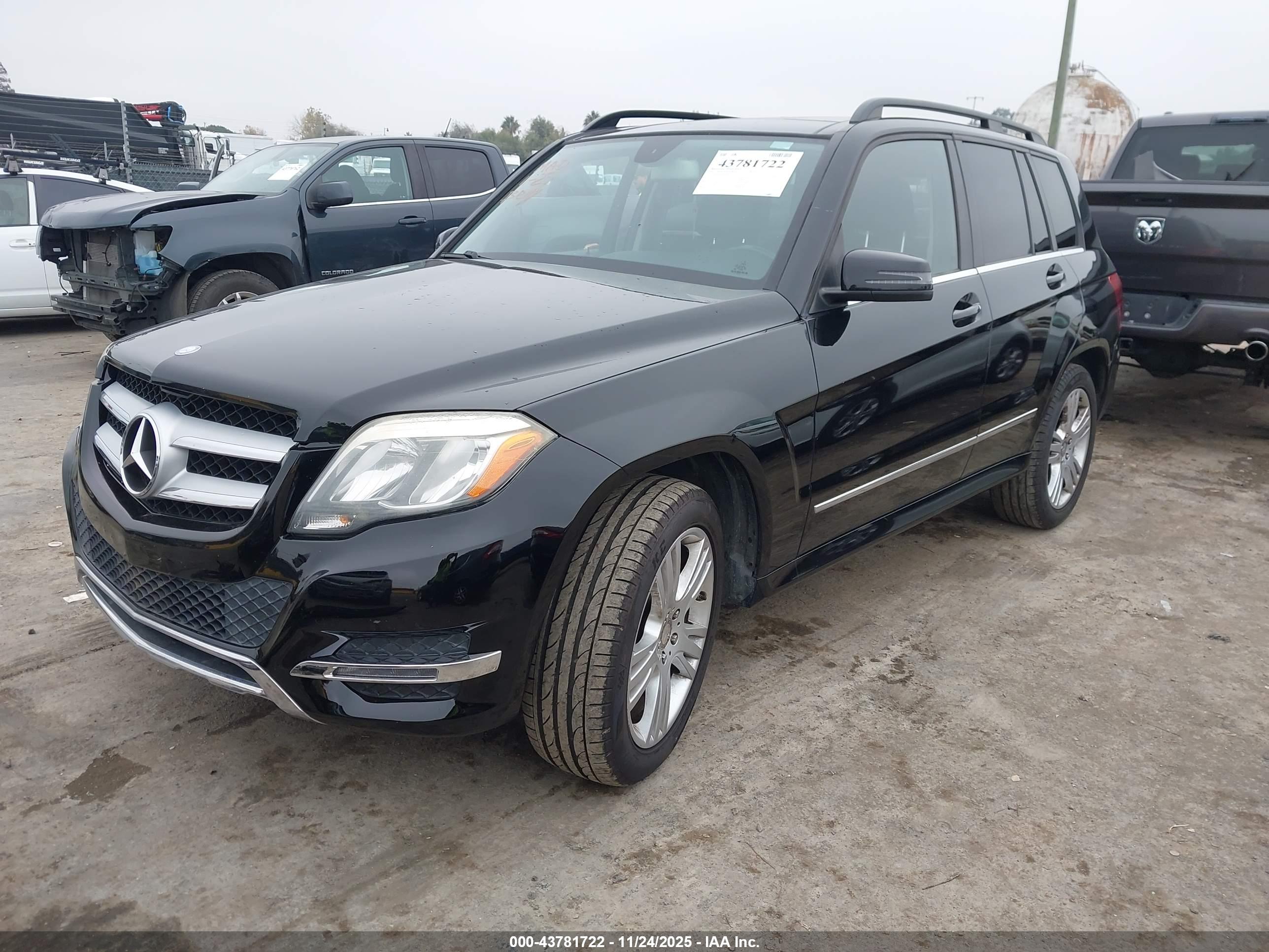 MERCEDES-BENZ GLK image 2