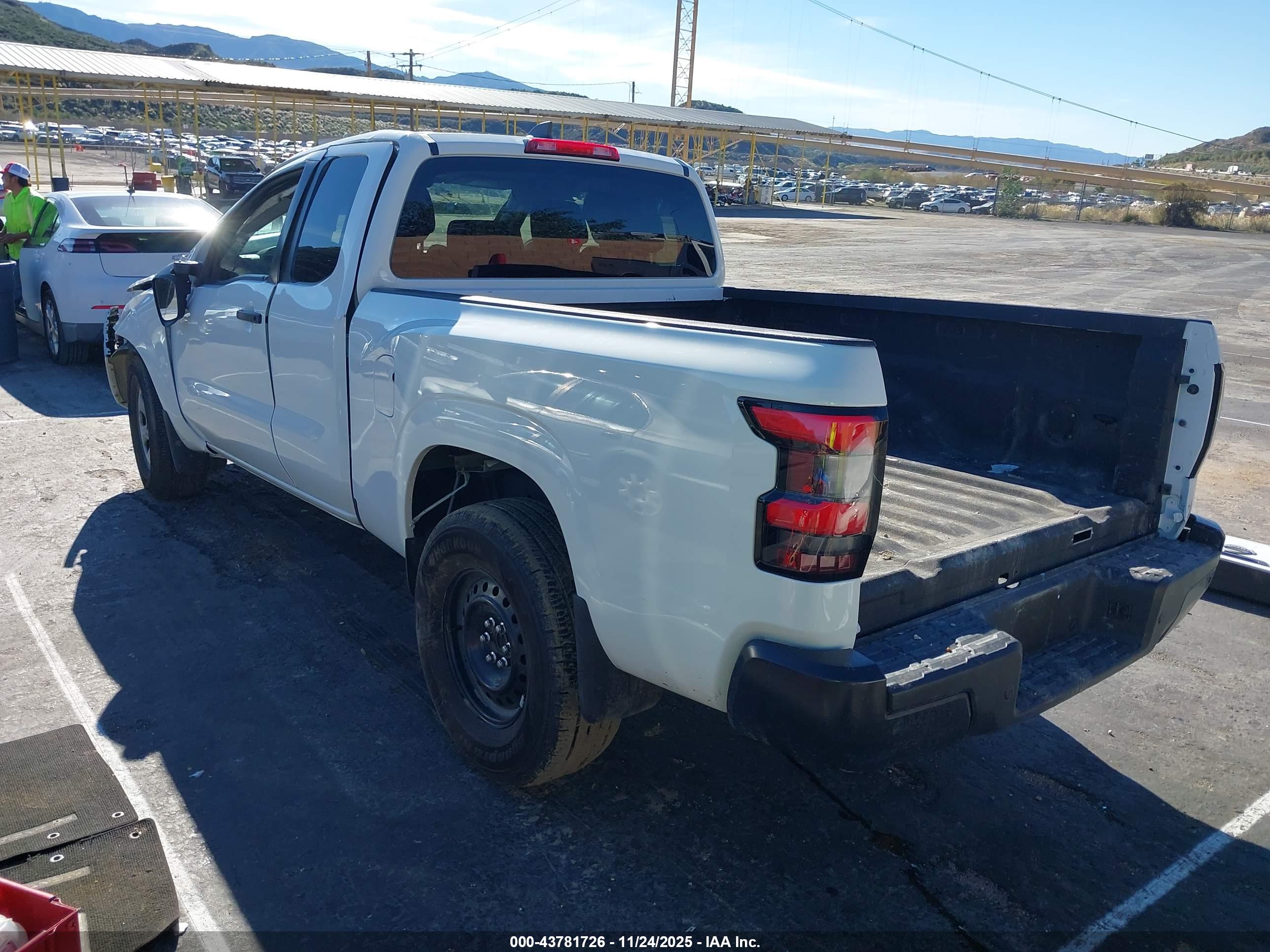 NISSAN FRONTIER image 3