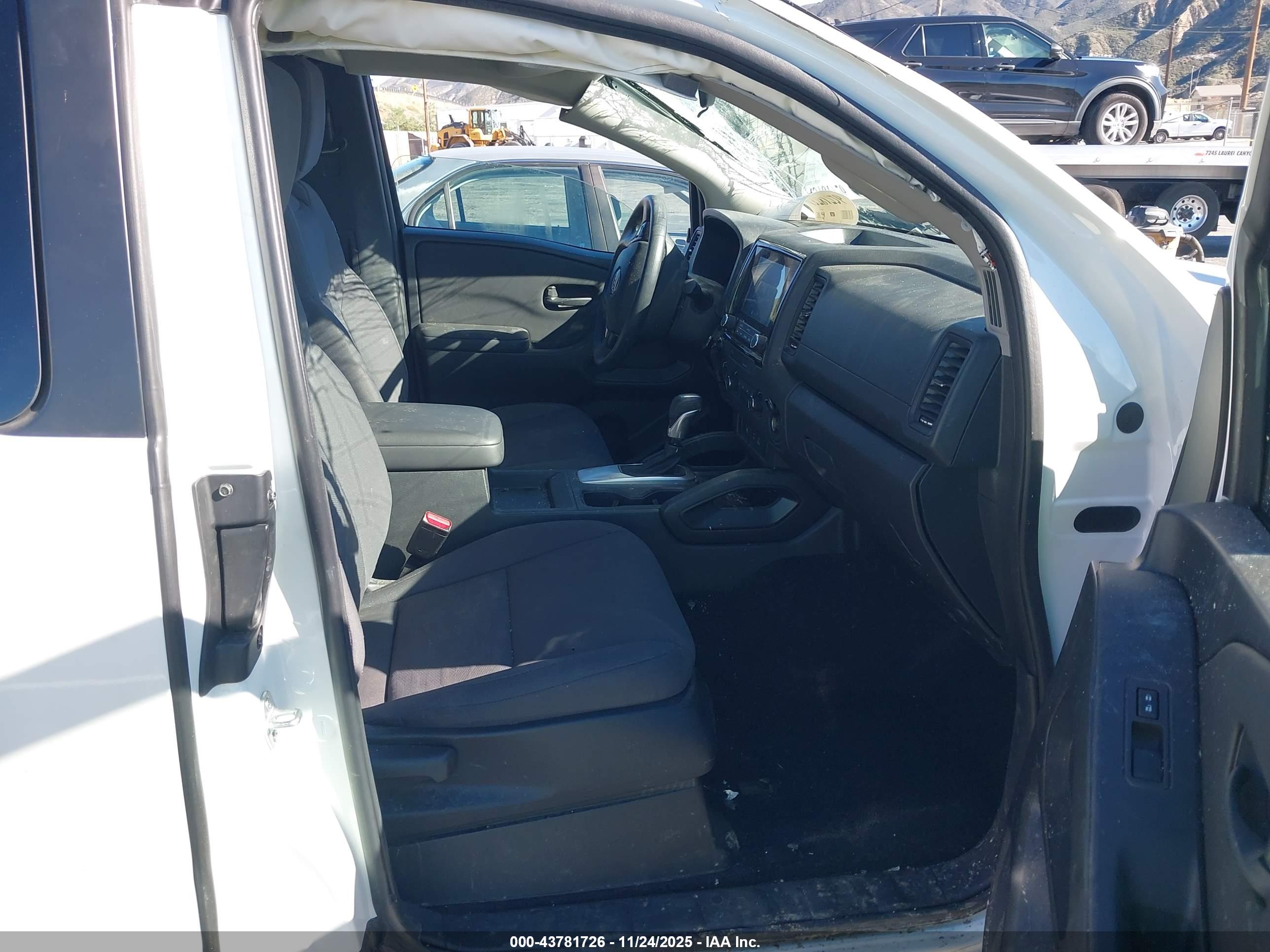 NISSAN FRONTIER image 5