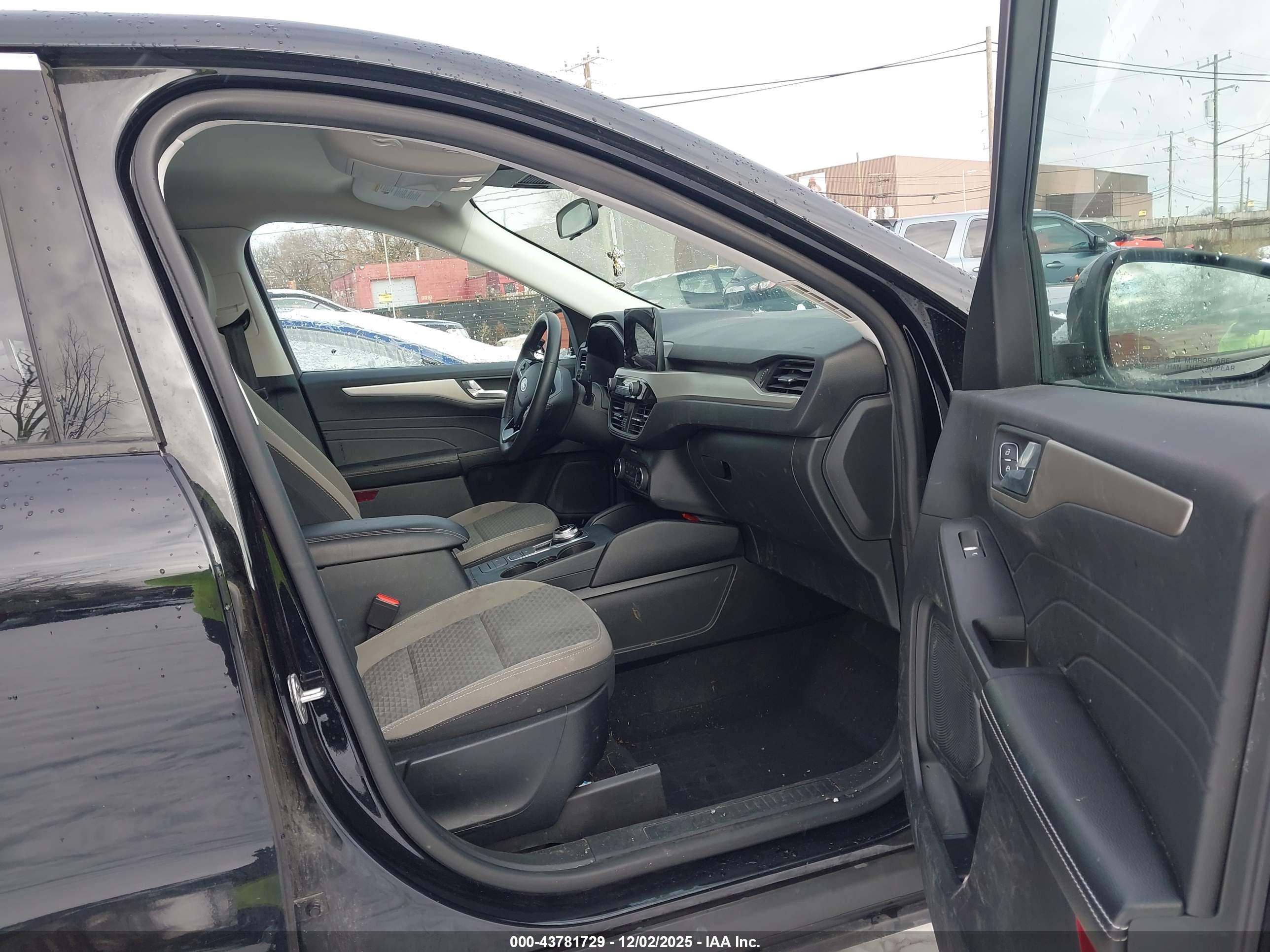 FORD ESCAPE image 5