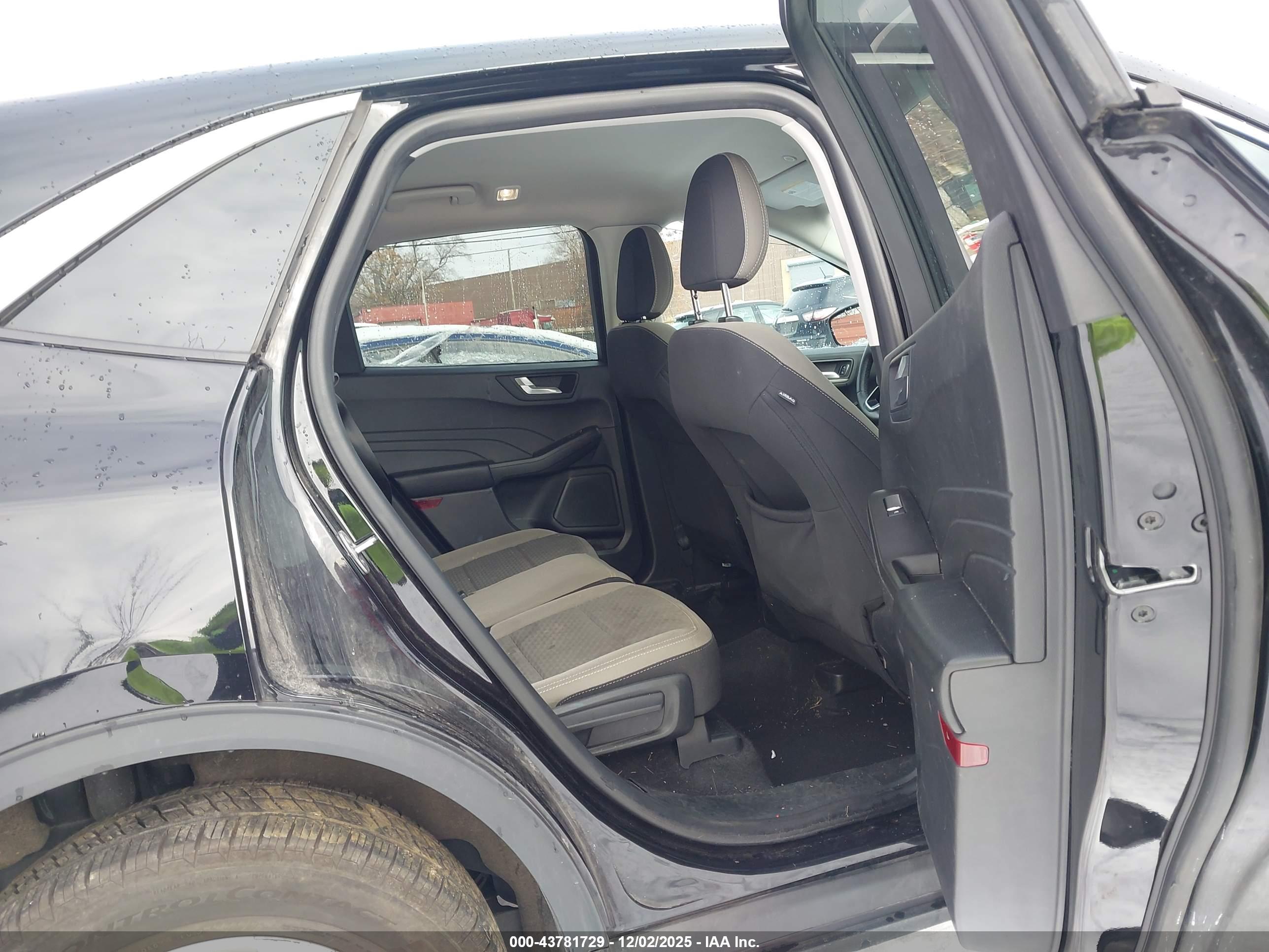 FORD ESCAPE image 8