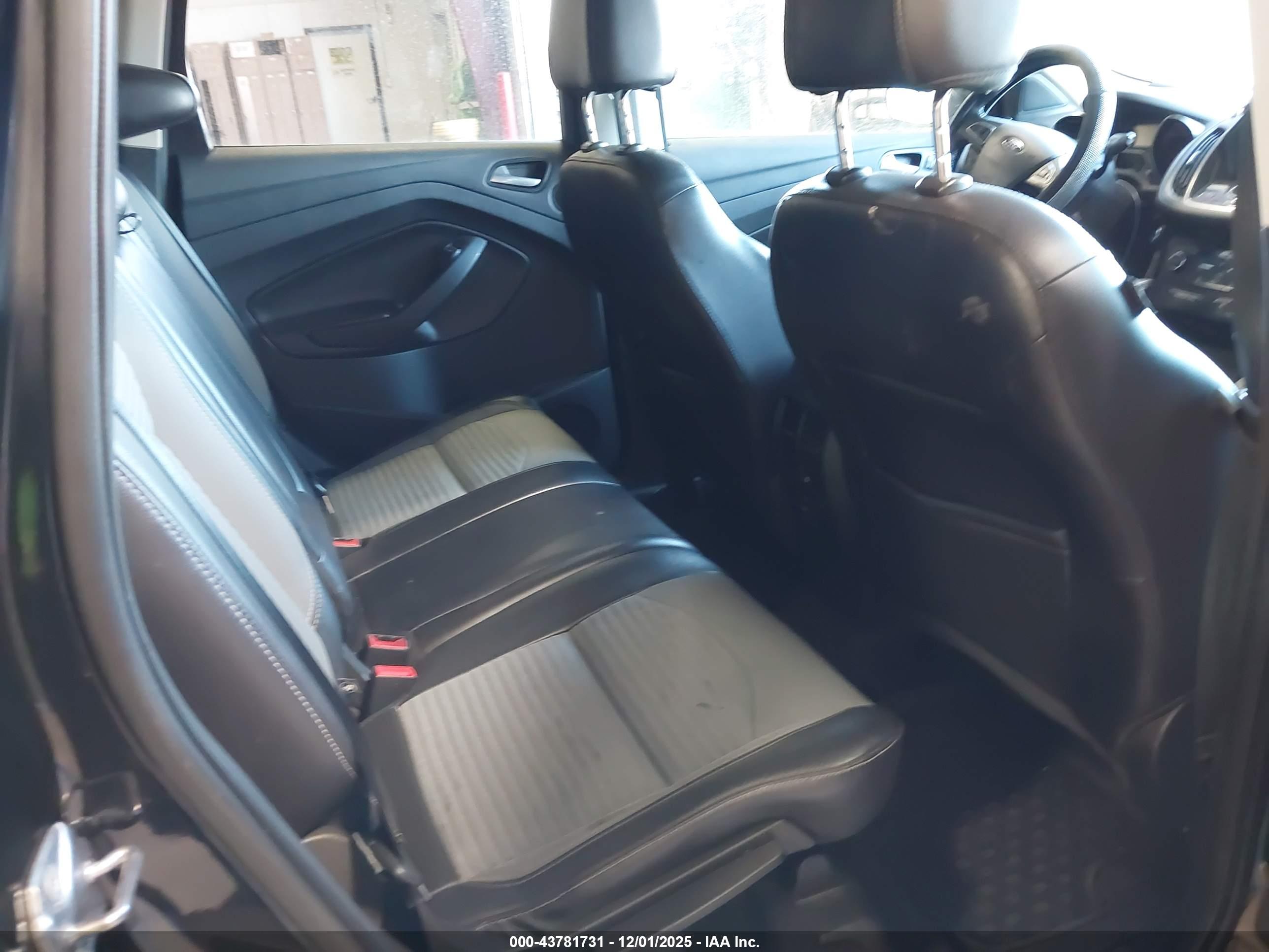 FORD ESCAPE image 8