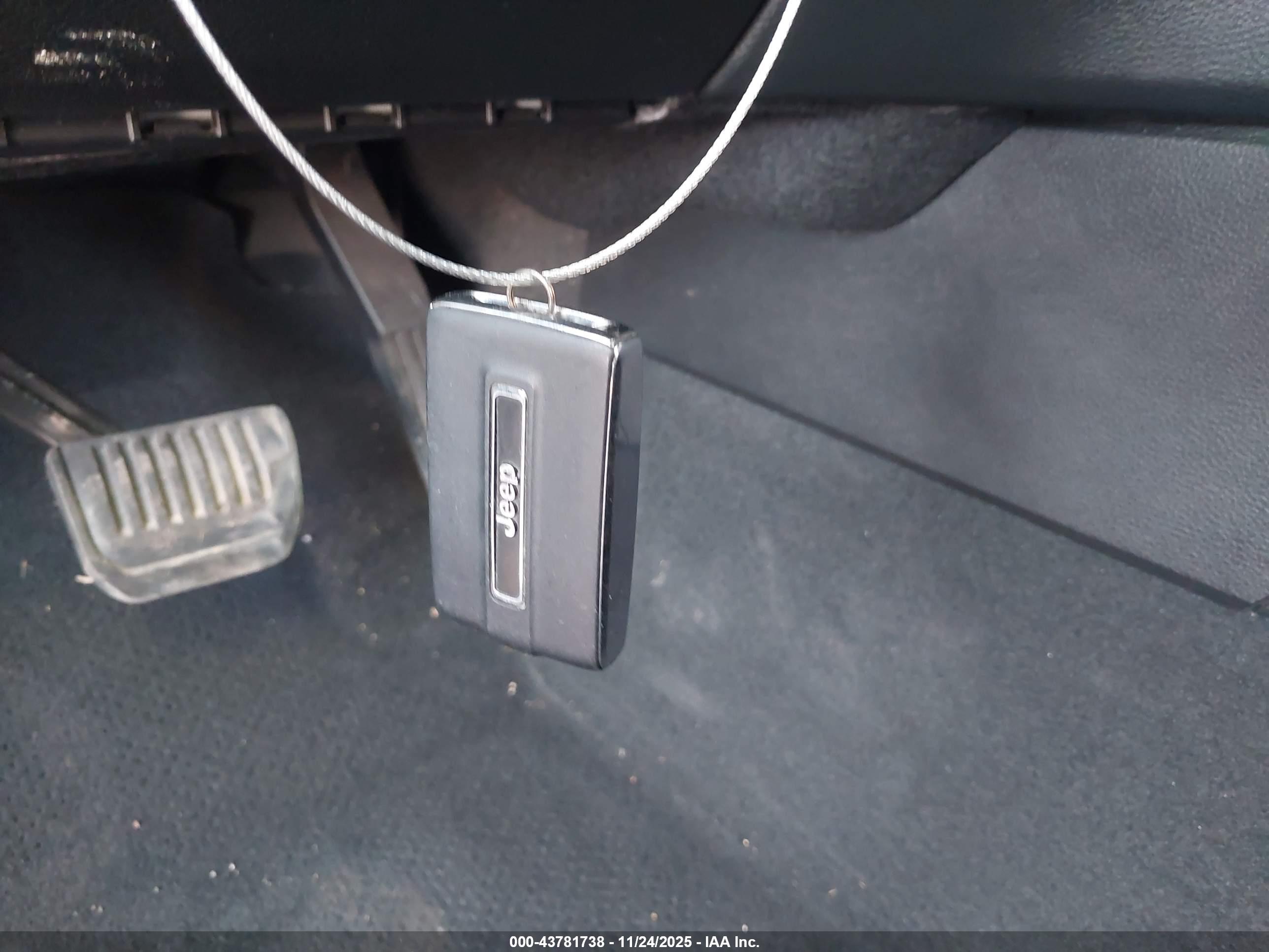 JEEP GRAND image 11